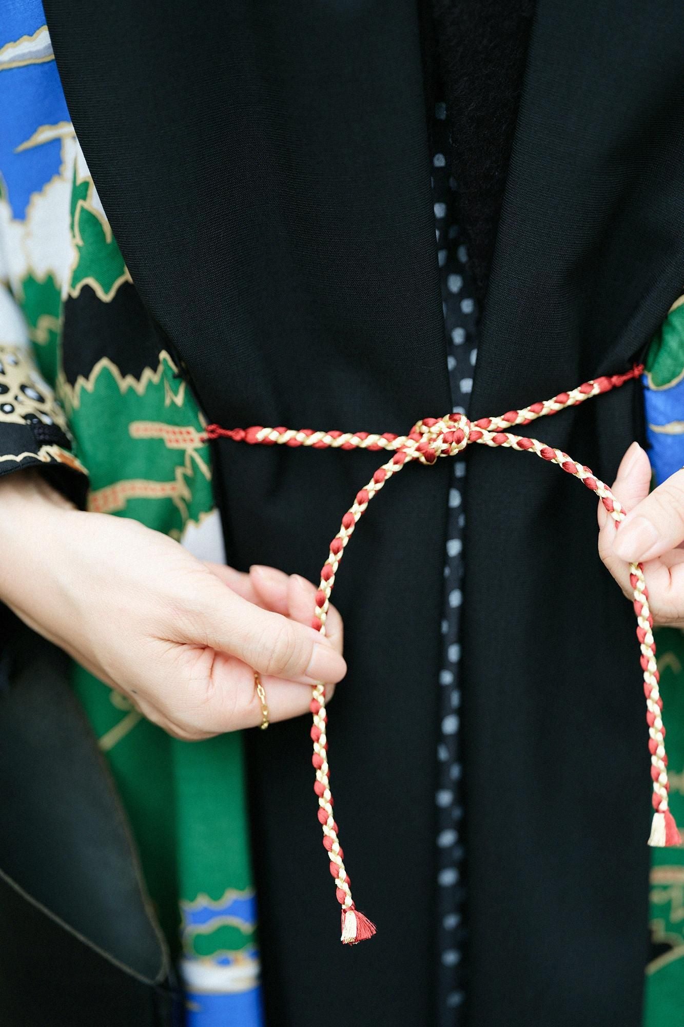 梳毛（そもう）×モスリン 宮中袖（きゅうちゅうそで） 可逆（かぎゃく）／濡羽色（ぬればいろ）×若冲 鳥獣花木図屏風（ちょうじゅうかぼくずびょうぶ） 写し2