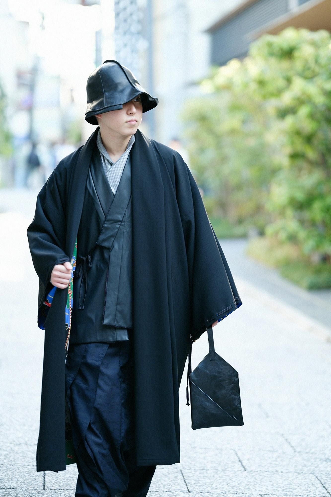 梳毛（そもう）×モスリン 宮中袖（きゅうちゅうそで） 可逆（かぎゃく）／濡羽色（ぬればいろ）×若冲 鳥獣花木図屏風（ちょうじゅうかぼくずびょうぶ） 写し2