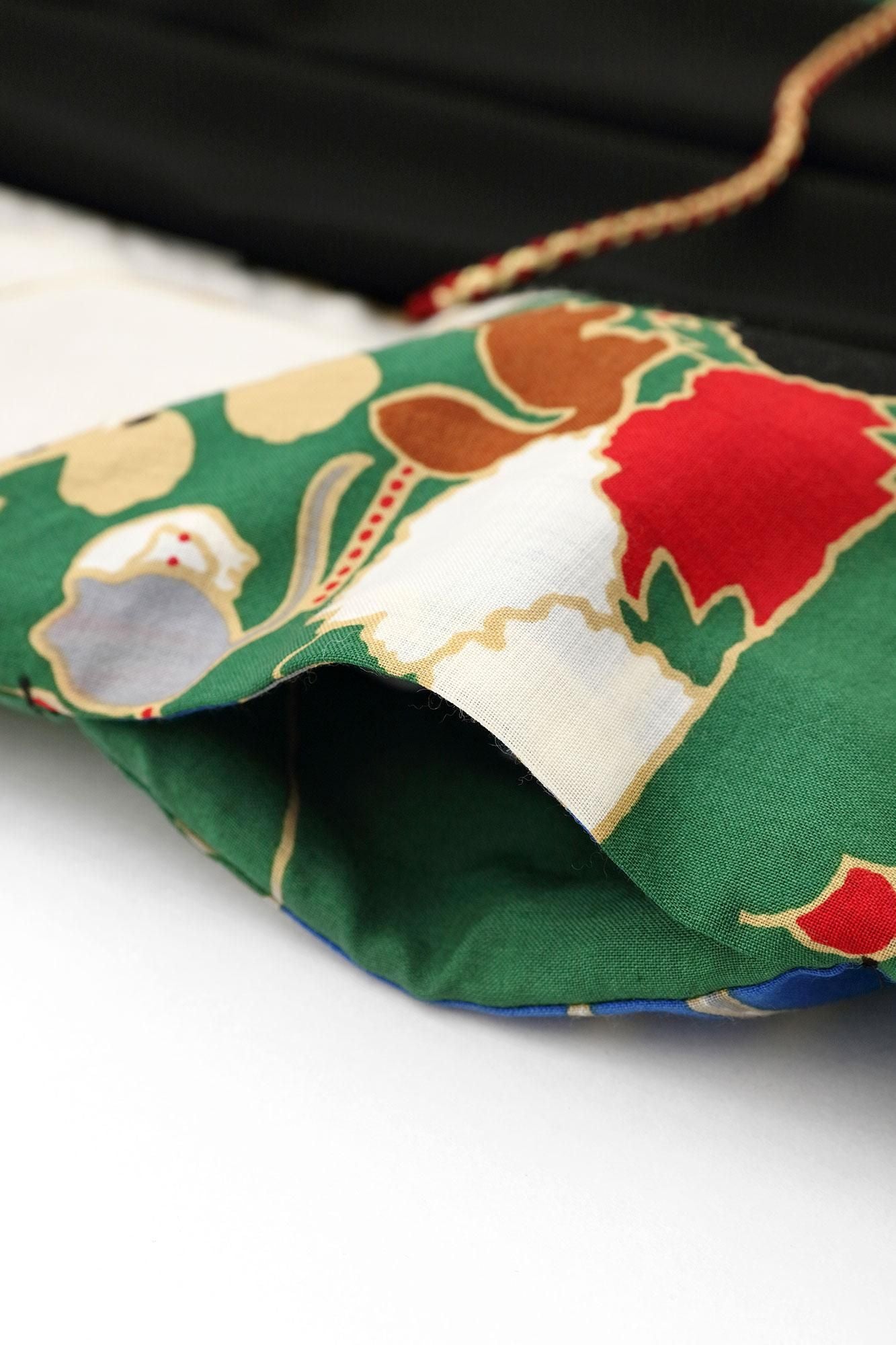 梳毛（そもう）×モスリン 宮中袖（きゅうちゅうそで） 可逆（かぎゃく）／濡羽色（ぬればいろ）×若冲 鳥獣花木図屏風（ちょうじゅうかぼくずびょうぶ） 写し2