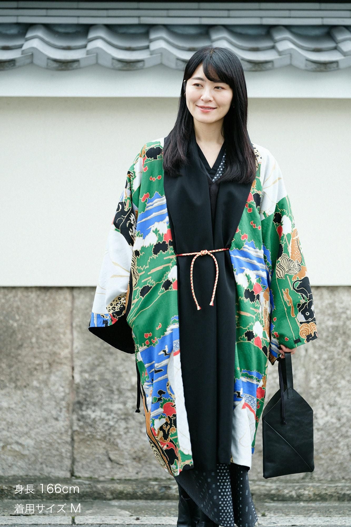 梳毛（そもう）×モスリン 宮中袖（きゅうちゅうそで） 可逆（かぎゃく）／濡羽色（ぬればいろ）×若冲 鳥獣花木図屏風（ちょうじゅうかぼくずびょうぶ） 写し2