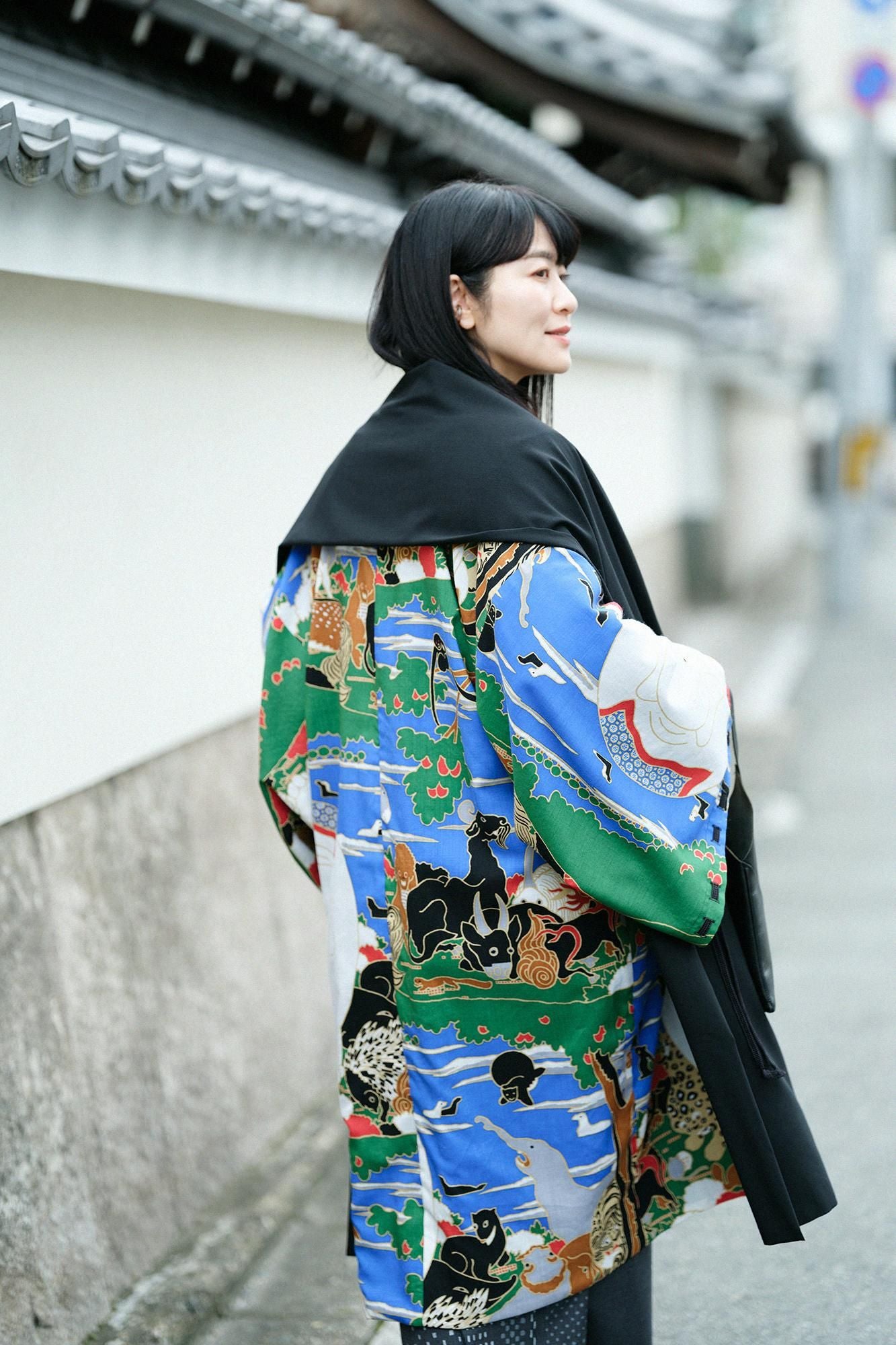 梳毛（そもう）×モスリン 宮中袖（きゅうちゅうそで） 可逆（かぎゃく）／濡羽色（ぬればいろ）×若冲 鳥獣花木図屏風（ちょうじゅうかぼくずびょうぶ） 写し2