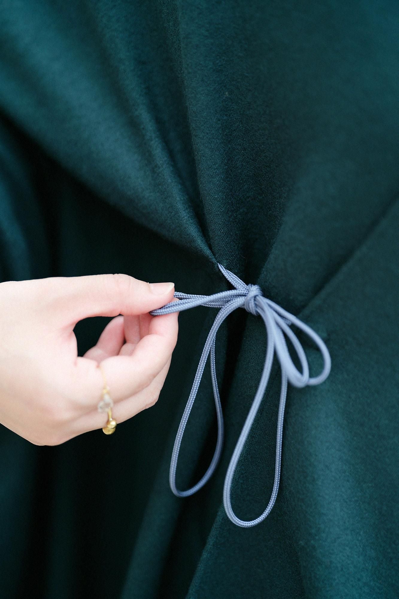 梳毛強壓縮平織 如月披風／深綠色