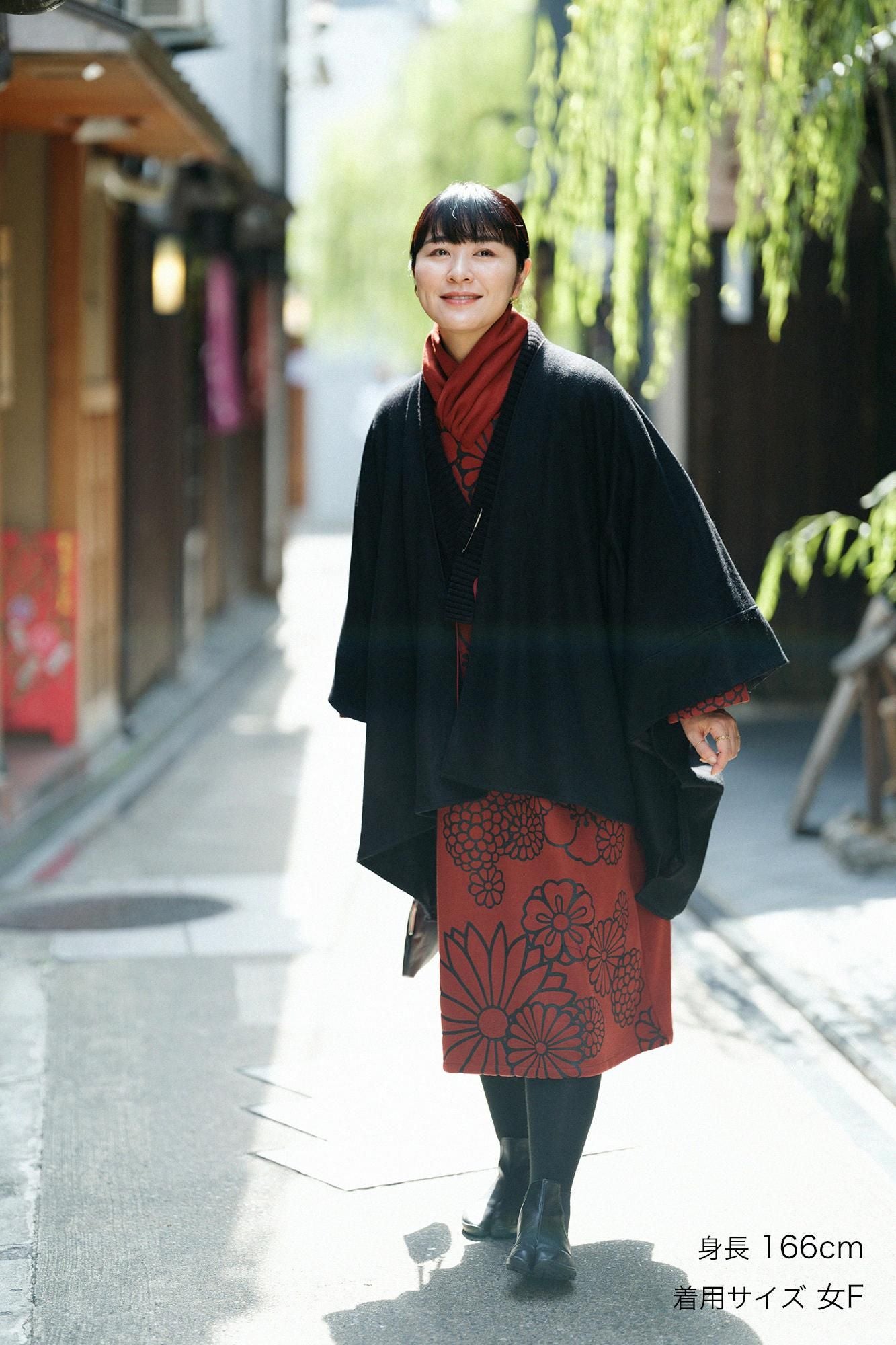 梳毛強壓縮平織 如月披風／黑色