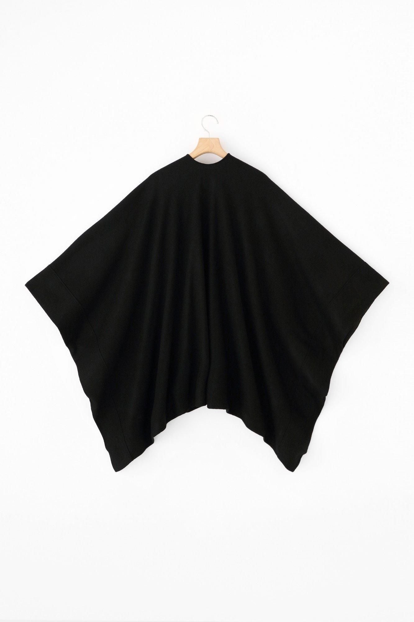 梳毛強壓縮平織 如月披風／黑色