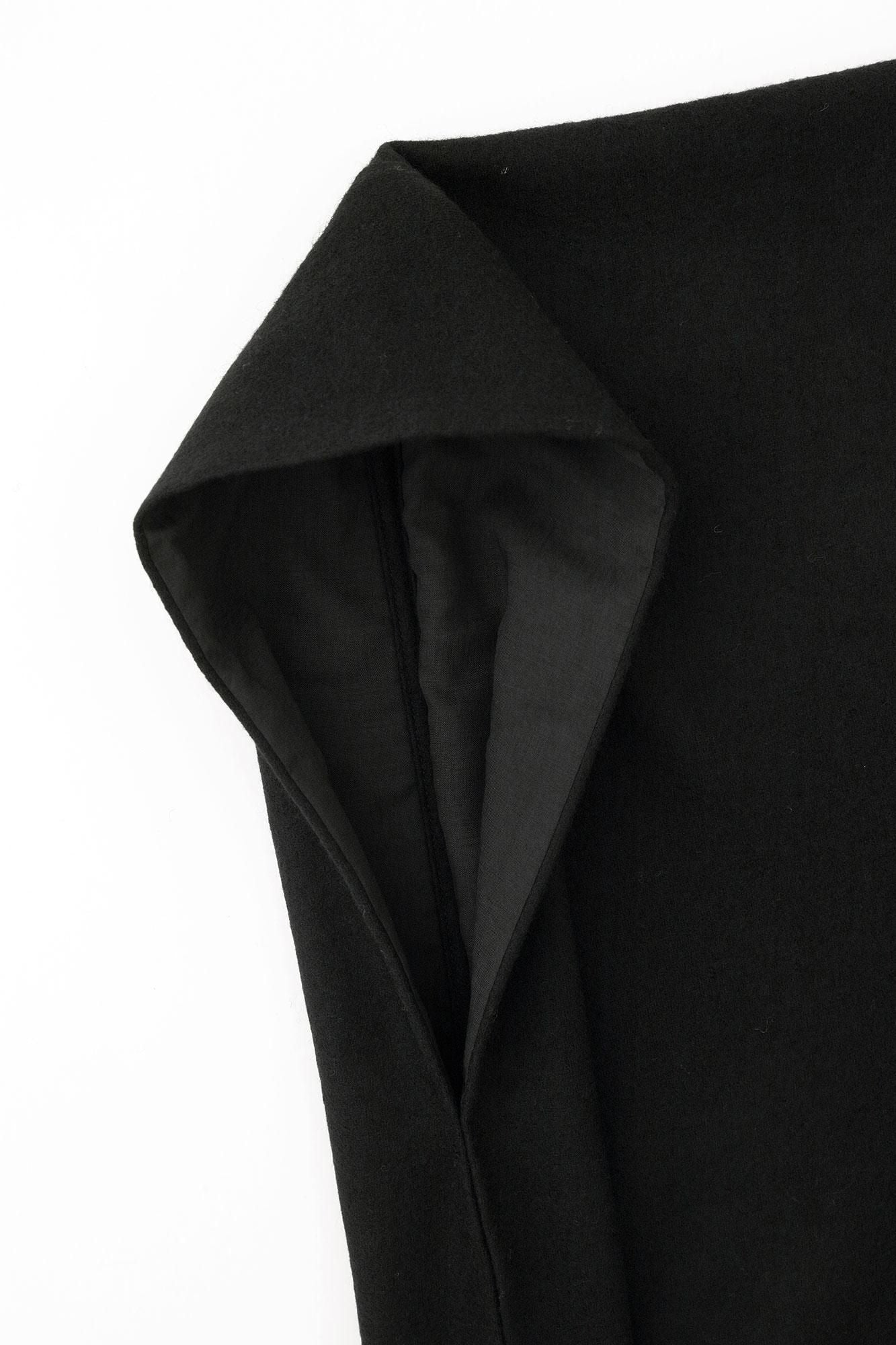 梳毛強壓縮平織 如月披風／黑色