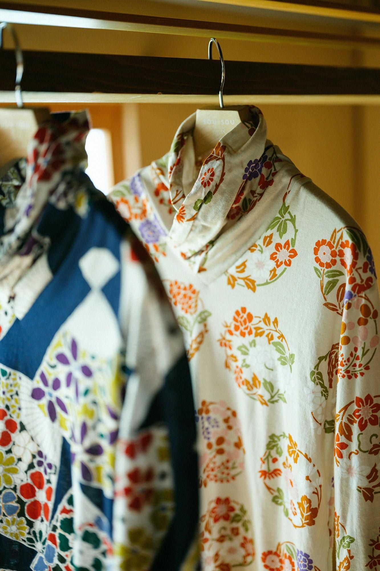 高領上衣／花丸紋樣