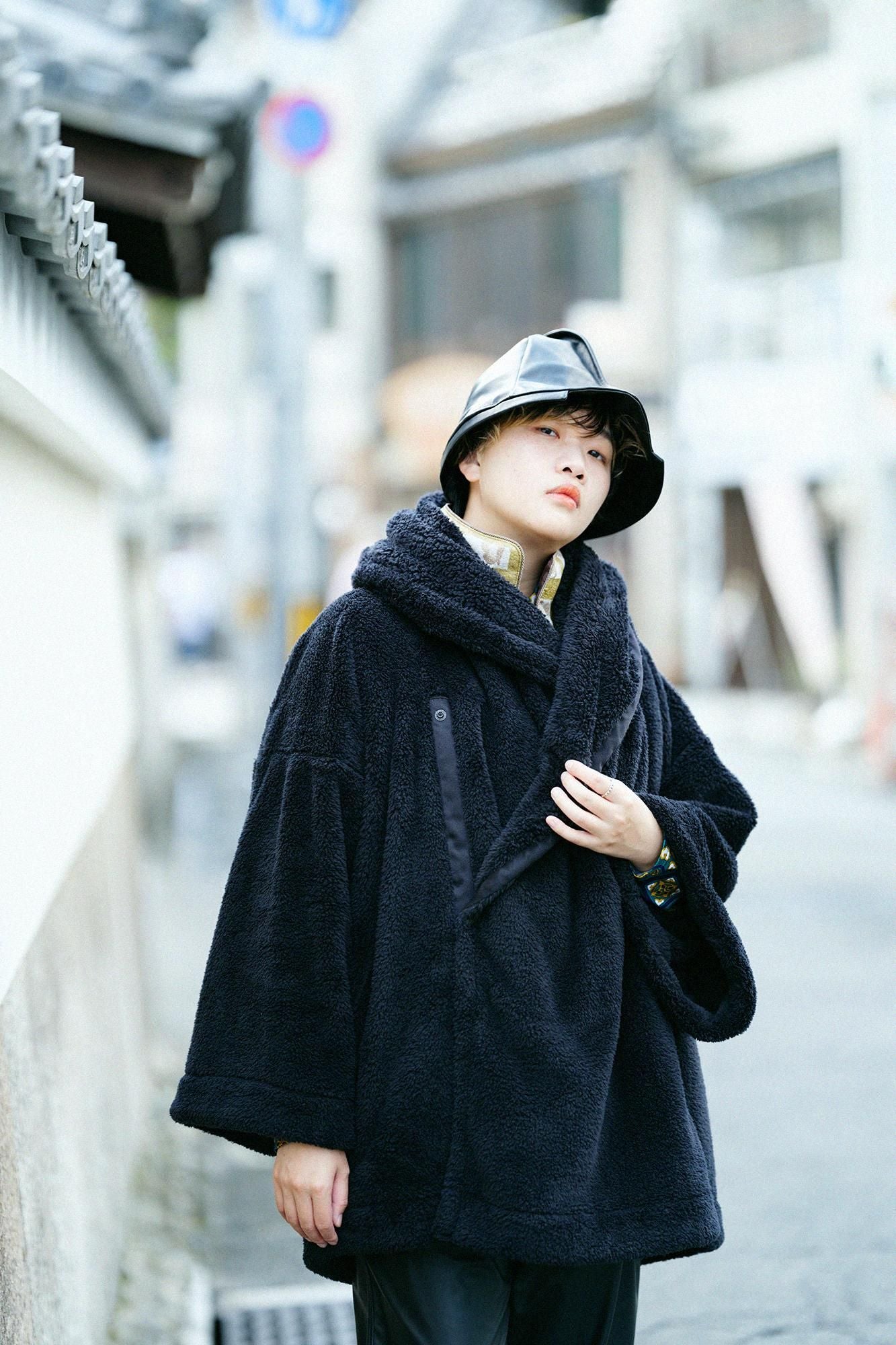 仿毛頭巾外套 單層／黑色