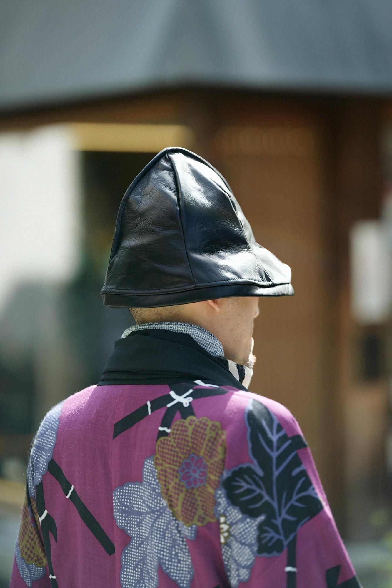 革 一条笠（いちじょうがさ） 錣（しころ）／濡羽色（ぬればいろ）