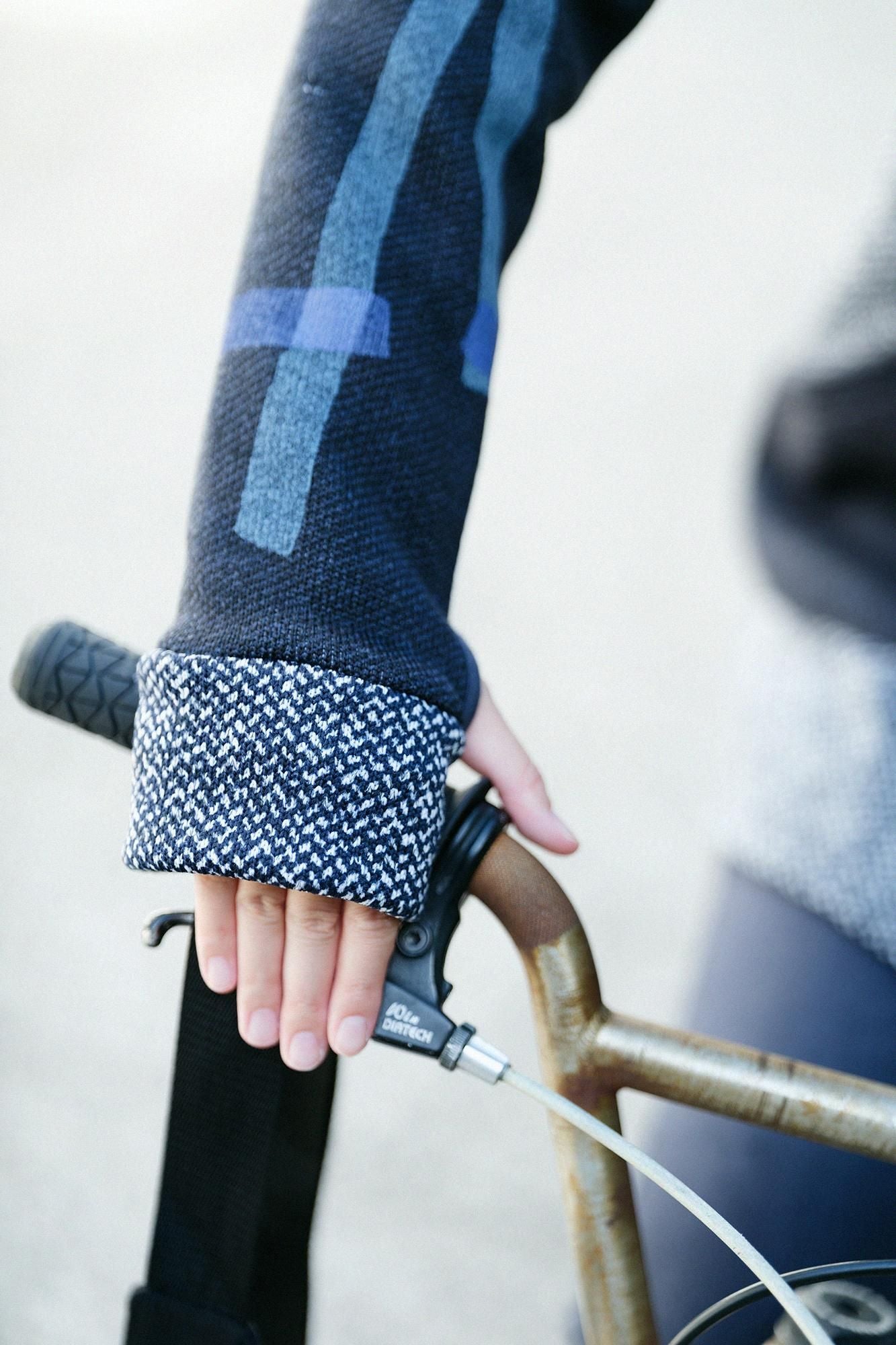 內起絨斜紋針織HWS開襟外套/白色/海軍藍x鳶