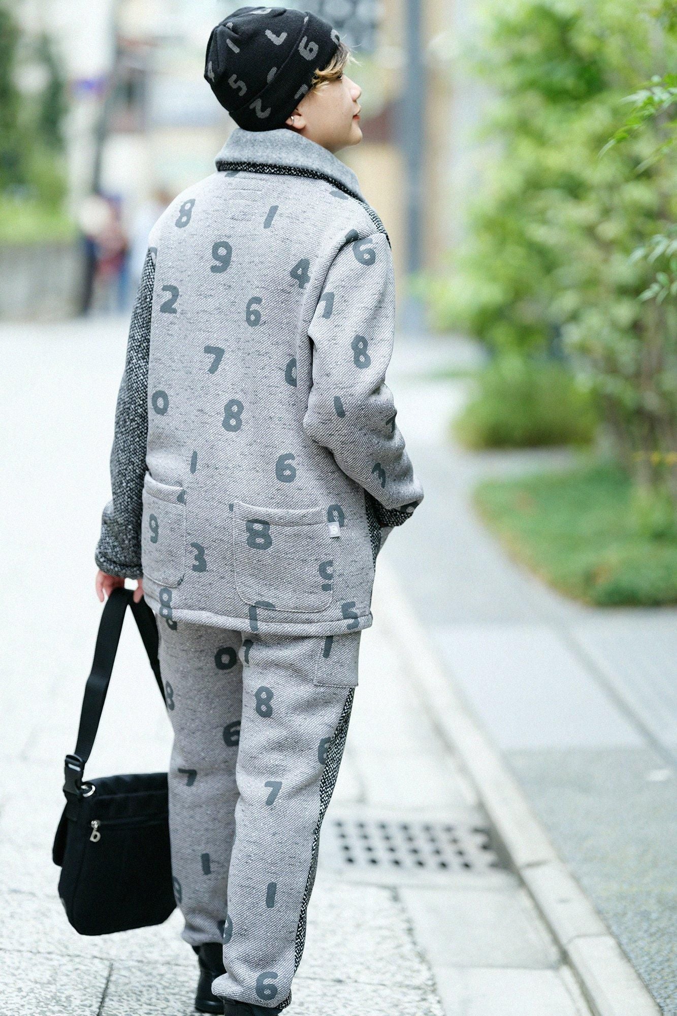 【官網限定】內起絨斜紋針織 ZIP UP N.W.BIKE 外套／白色・黑色×SO-SU-U十數