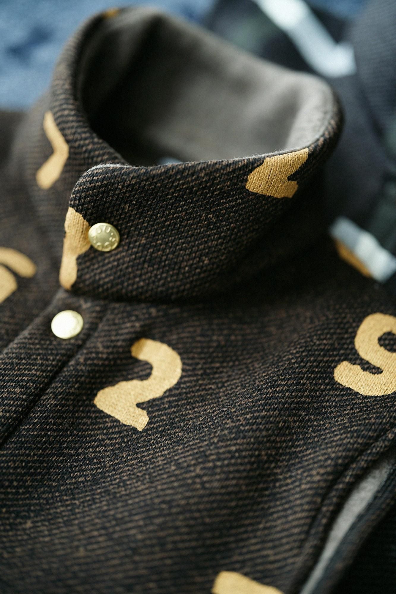 裏起毛ツイルニット ベスト／SO-SU-U 憲法色（けんぽういろ）