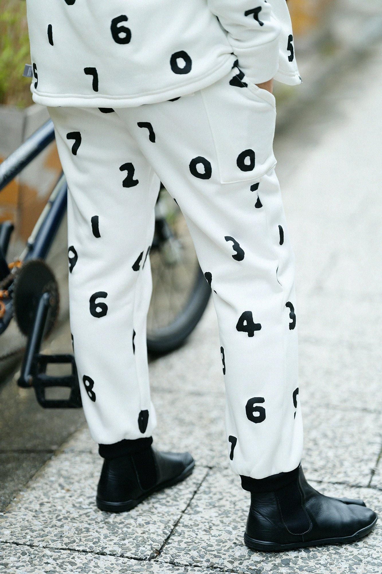 內起絨 抓絨　BIKE長褲／SO-SU-U十數 白色