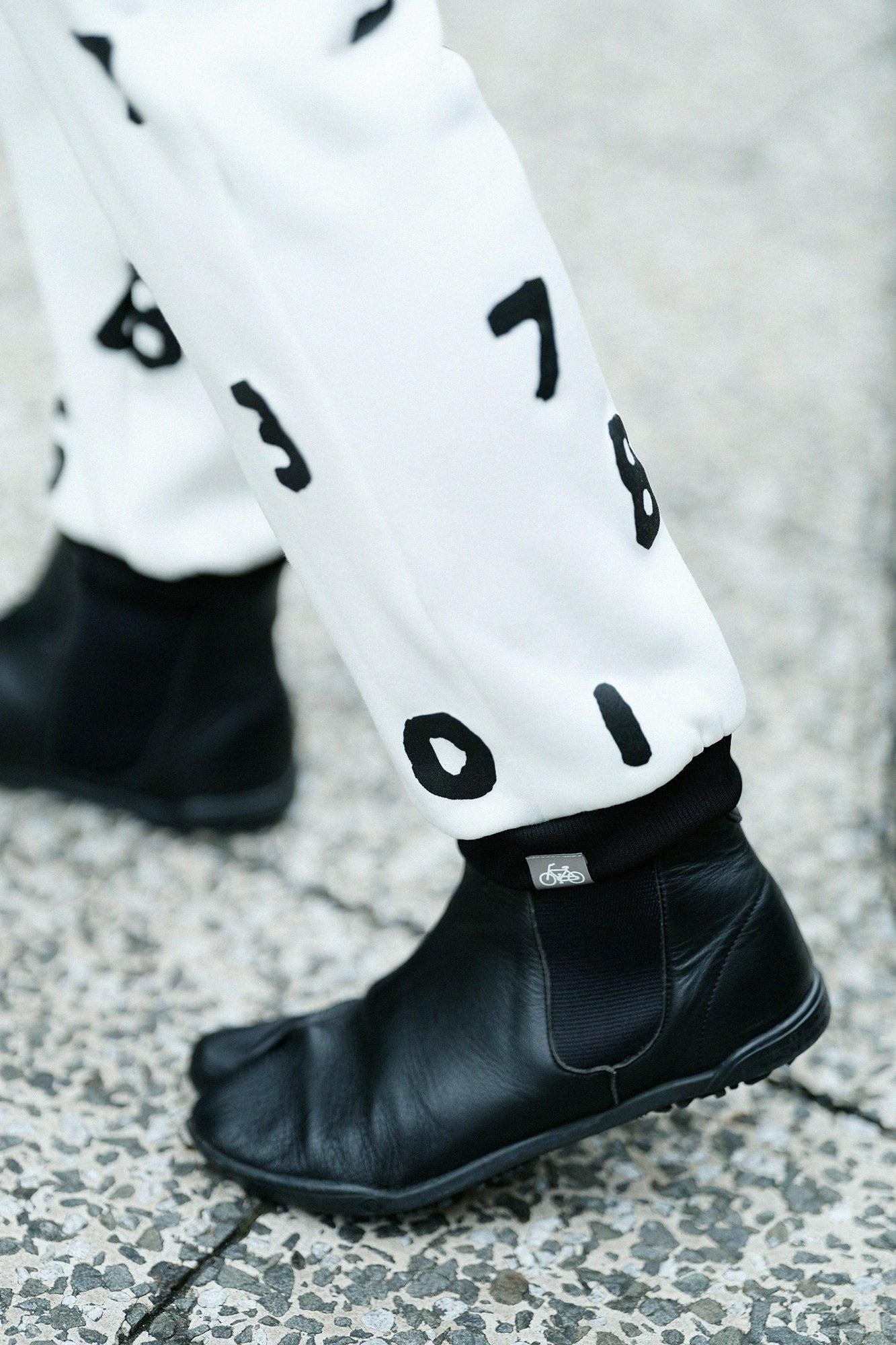 內起絨 抓絨　BIKE長褲／SO-SU-U十數 白色