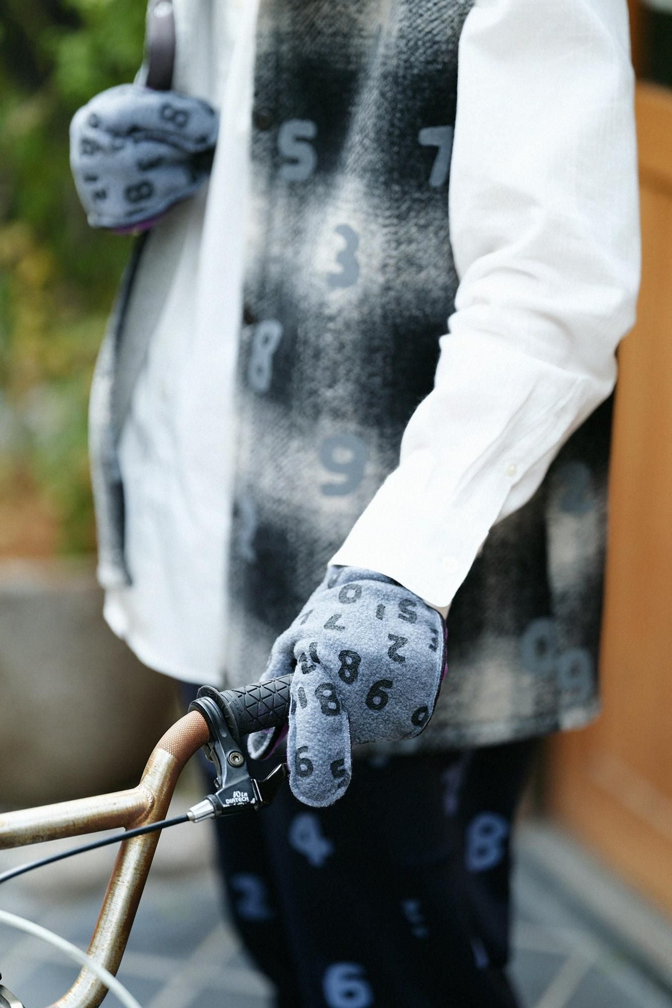 三指手套 touch／SO-SU-U十數 昆 上下 灰色