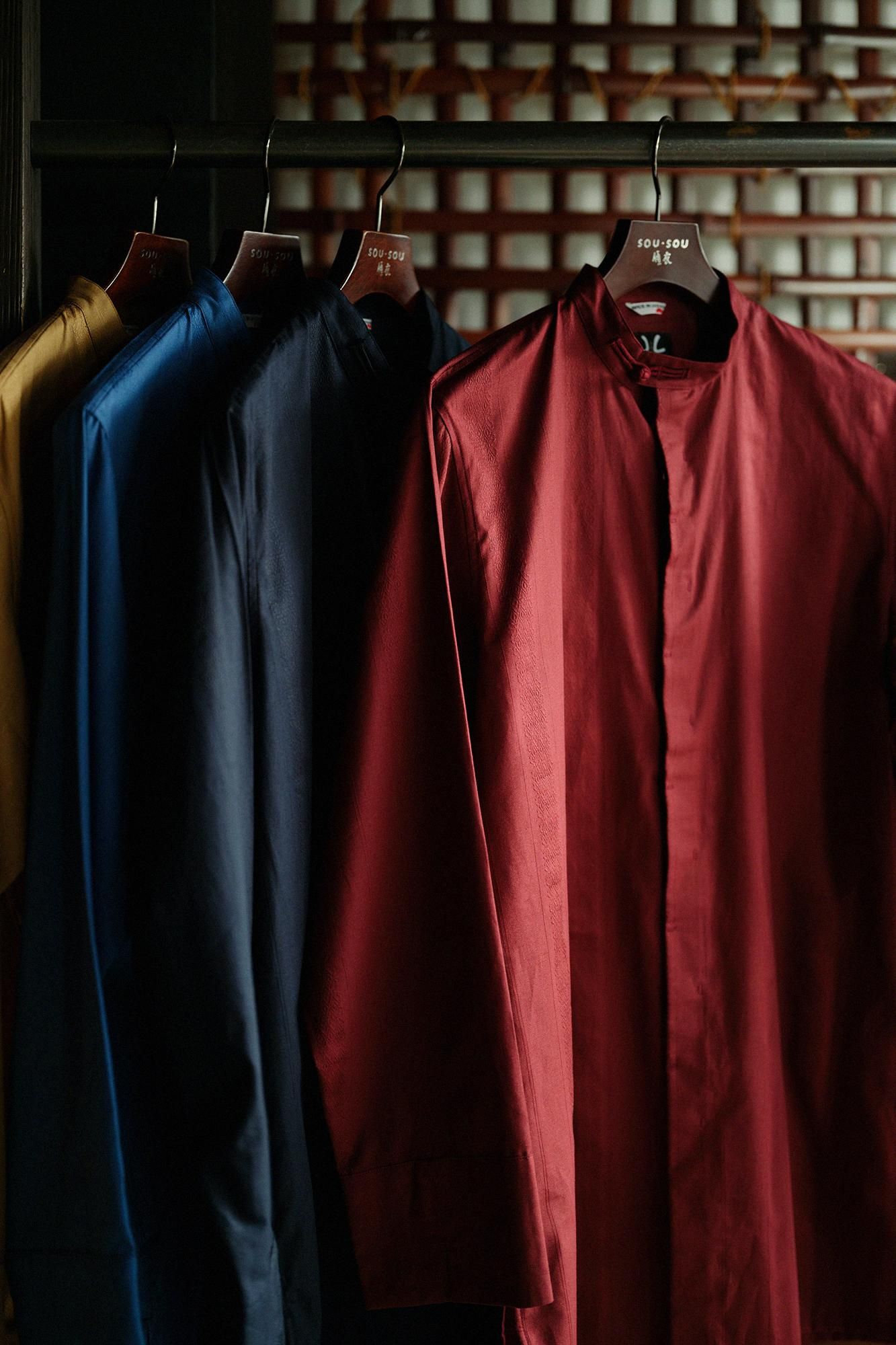 【net限定】舶来間道（はくらいかんとう） 円領長襯衣（えんりょうながしんい）／柘榴色（ざくろいろ）