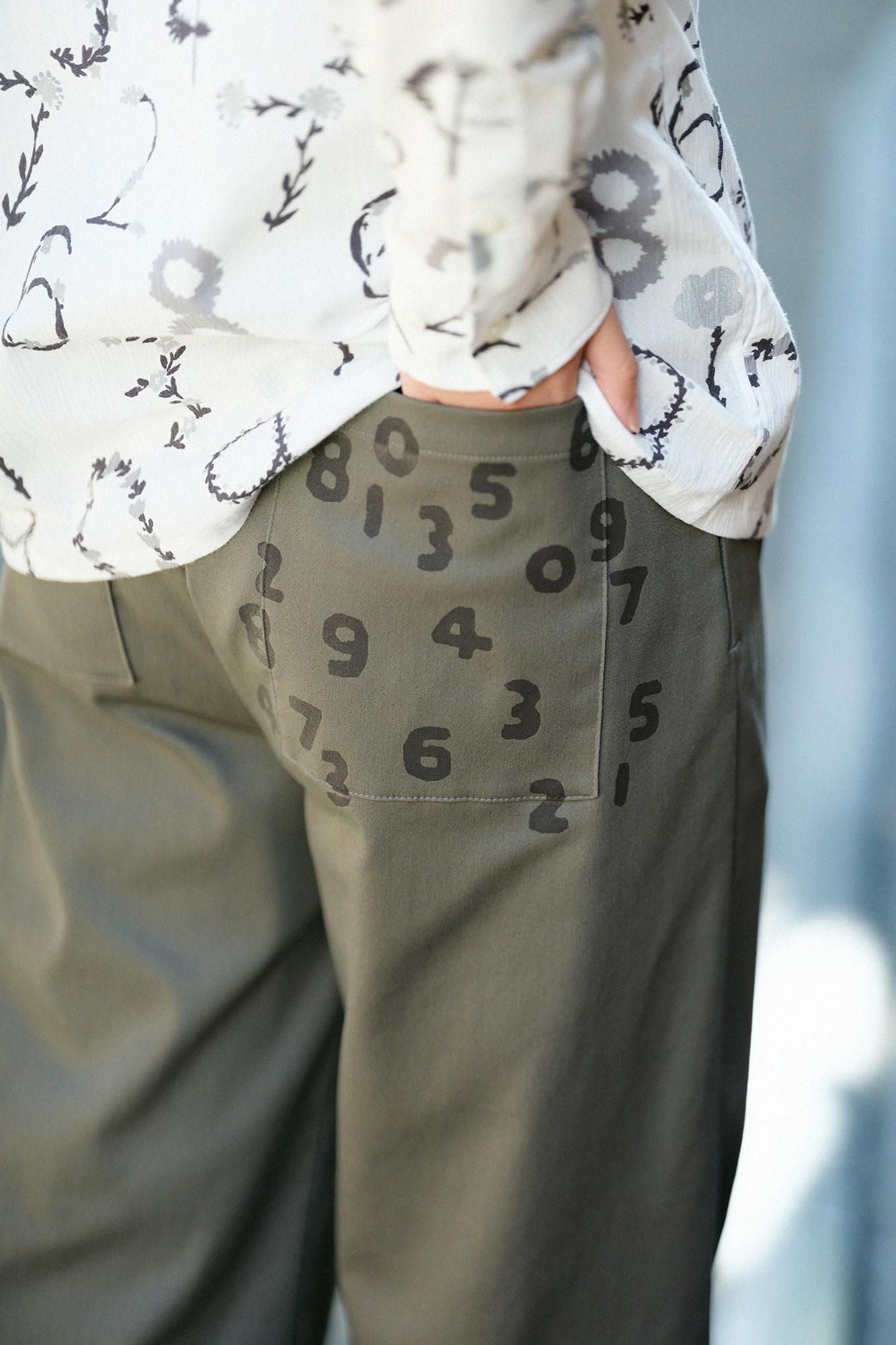 【預購】彈性緞面 闊腿褲／灰汁色（※預計於12月9日左右發貨）