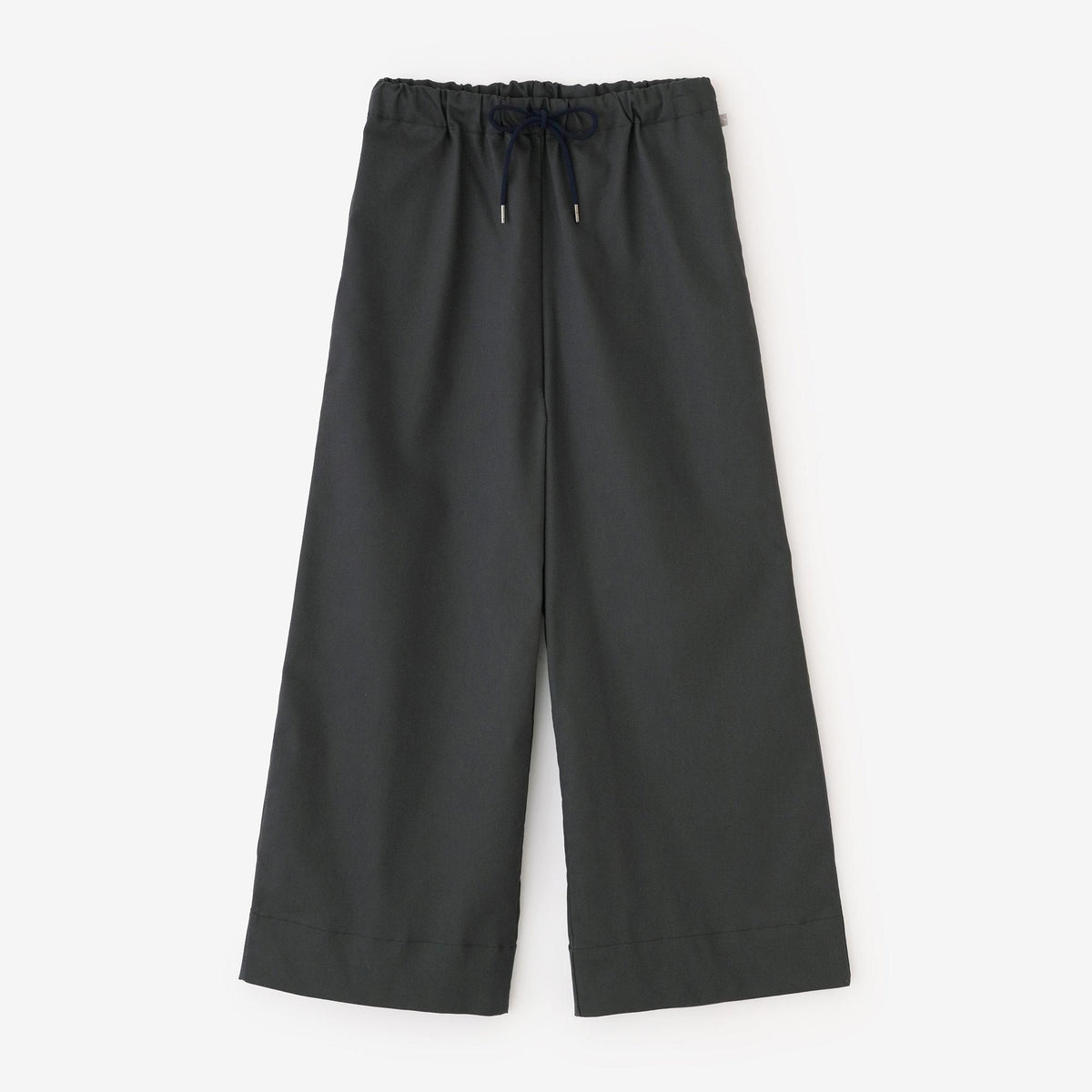 Y.S.h.e.n net限定】ストレッチサテン ワイドパンツ／鈍色（にびいろ）