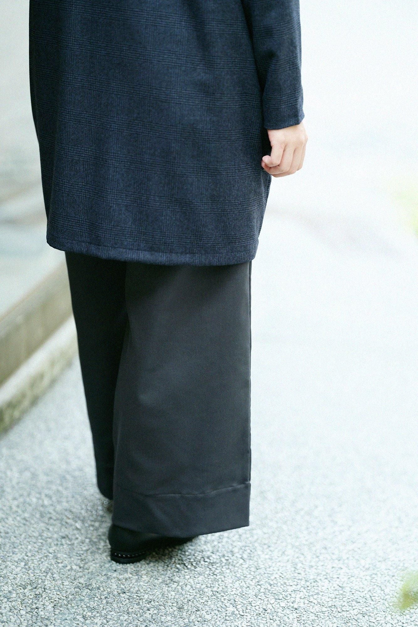 彈性緞面闊腿褲/深灰色