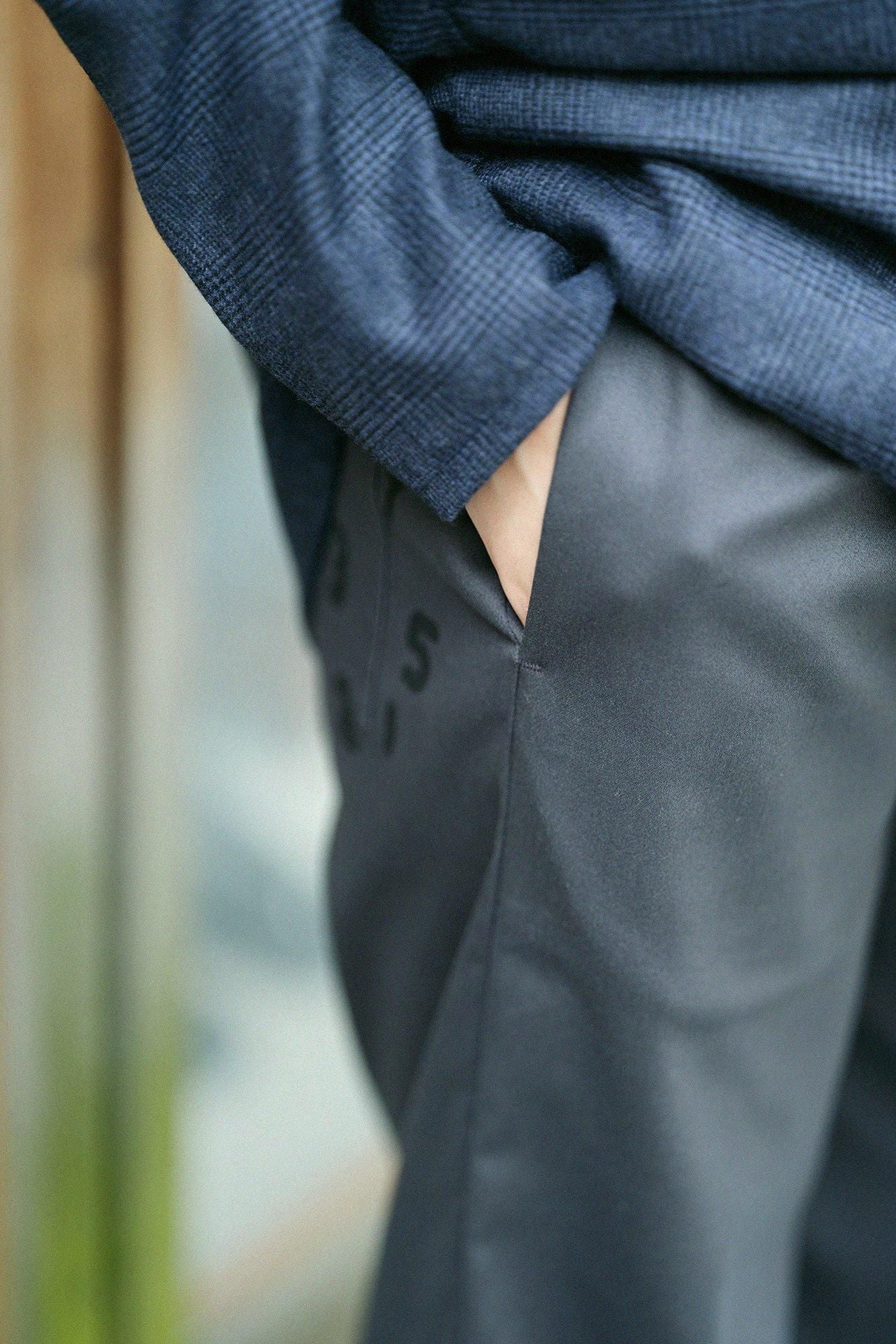 彈性緞面闊腿褲/深灰色