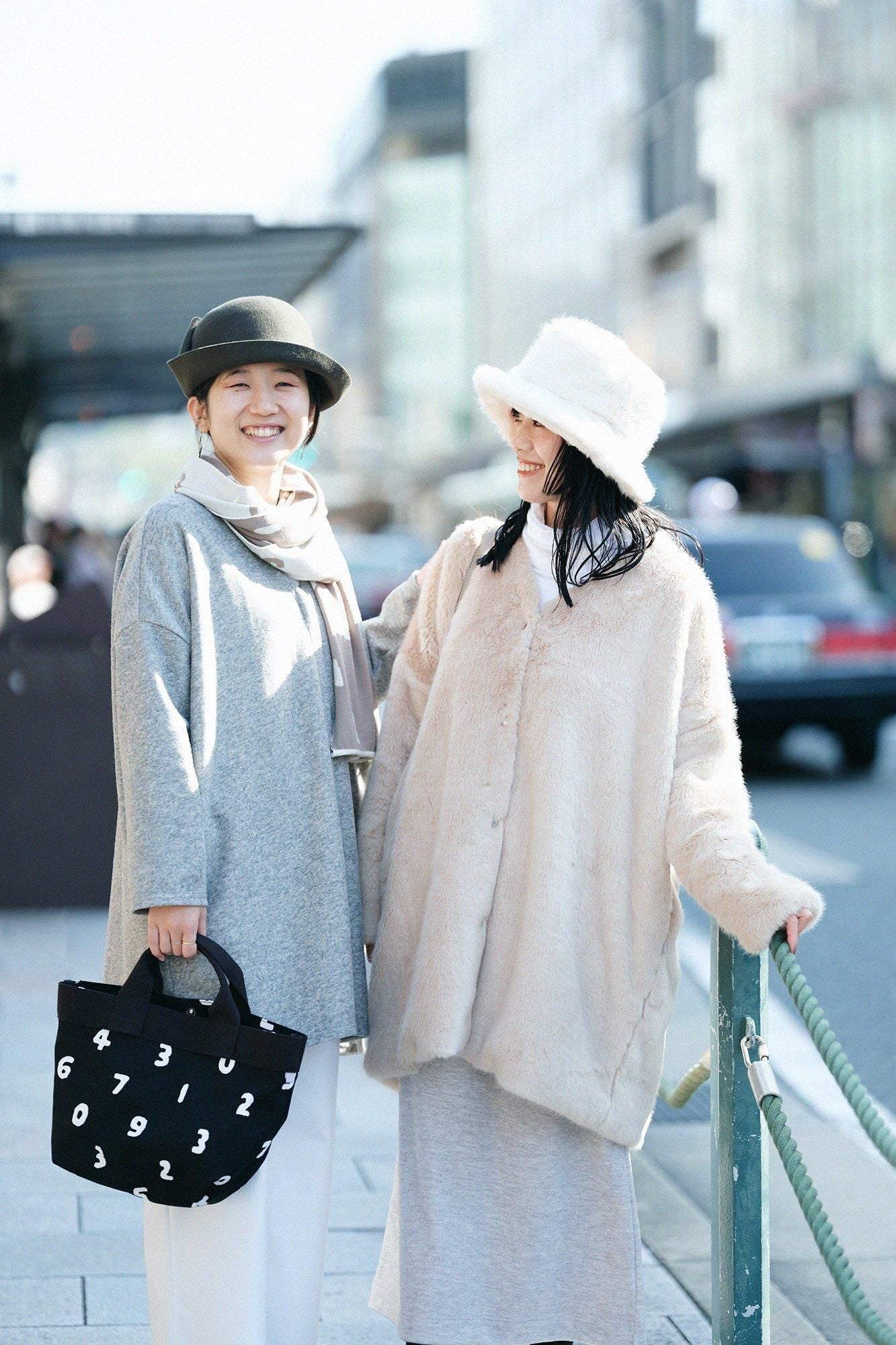 Vネック ライトチュニックコート