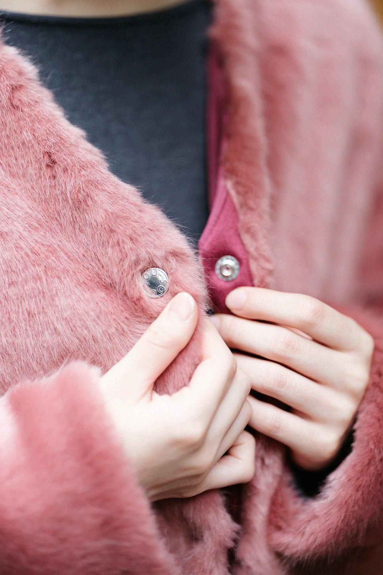 Faux Fur V-neck Light Tunic Coat／Sappanwood Brown