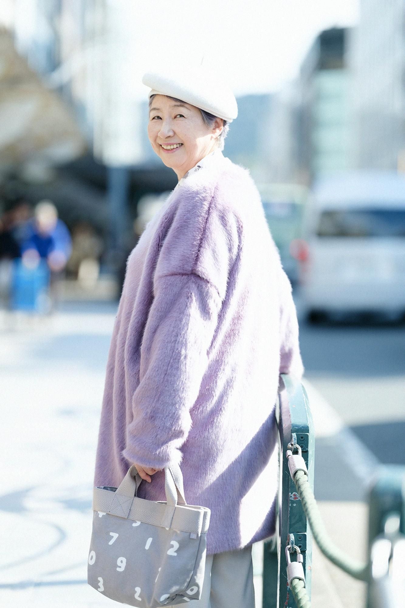 フェイクファー Vネック ライトチュニックコート／藤紫（ふじむらさき）