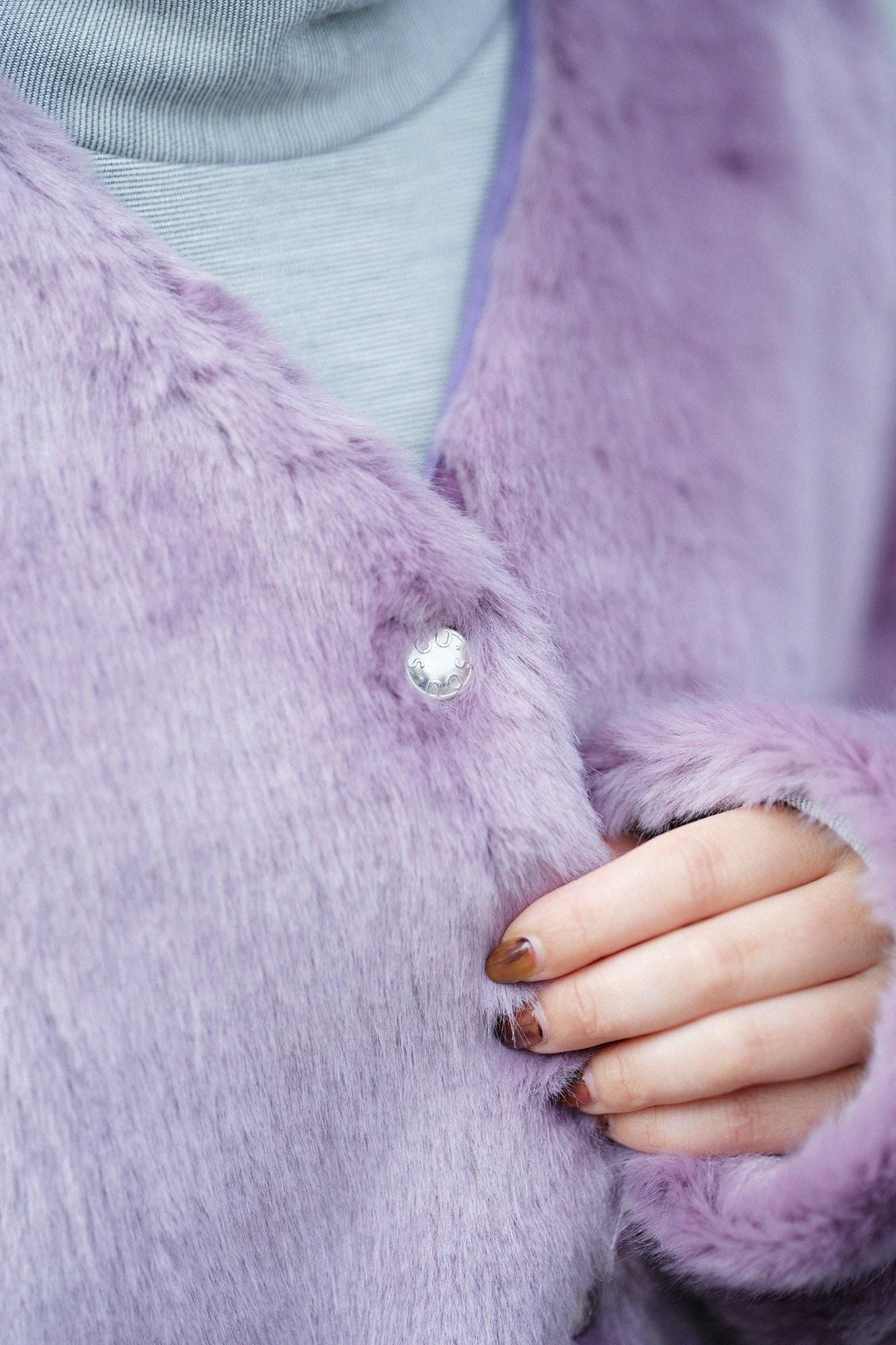 フェイクファー Vネック ライトチュニックコート／藤紫（ふじむらさき）