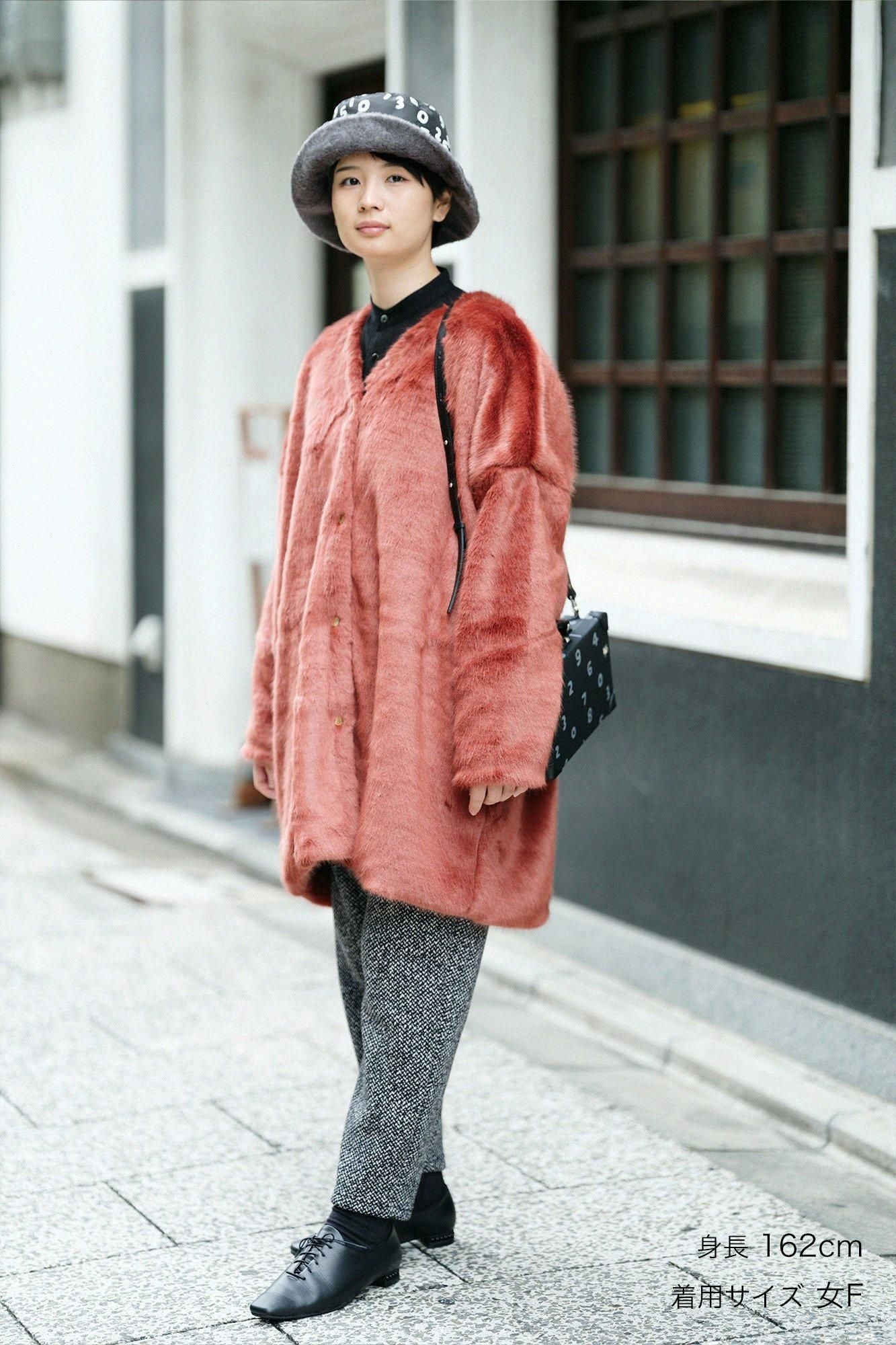 Faux Fur V-neck Light Tunic Coat／Sparrow Brown
