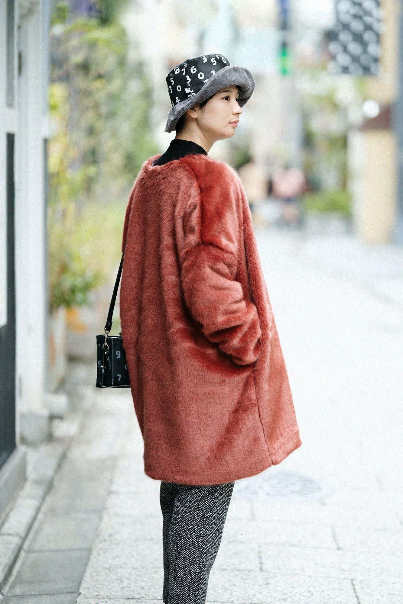 Faux Fur V-neck Light Tunic Coat／Sparrow Brown