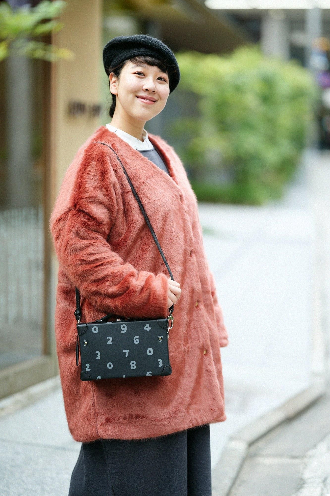 Faux Fur V-neck Light Tunic Coat／Sparrow Brown