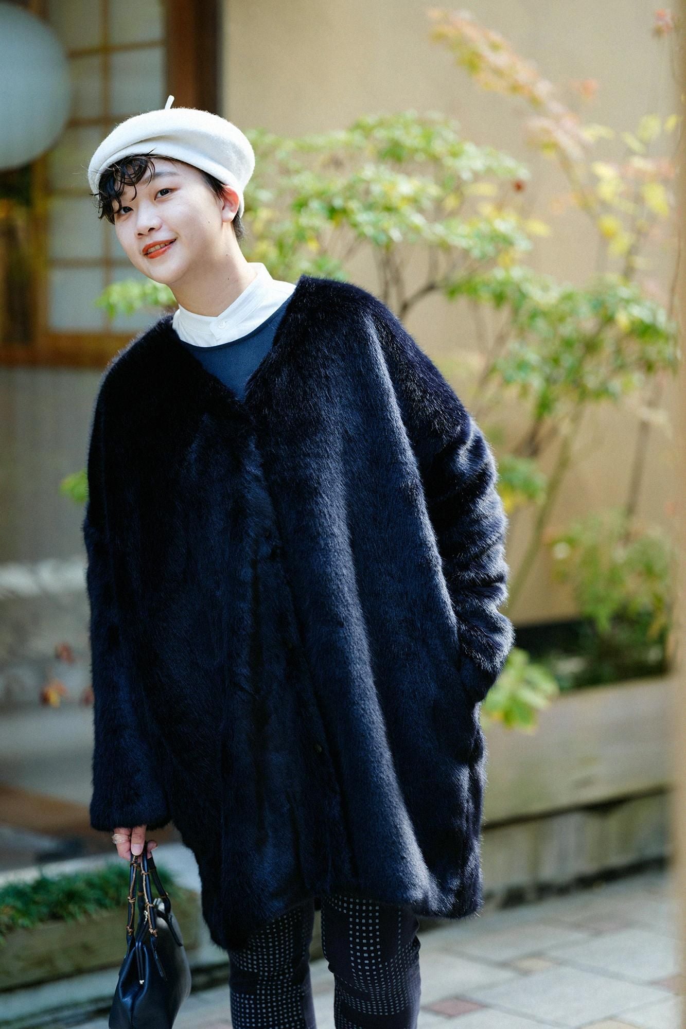 フェイクファー Vネック ライトチュニックコート／黒紺（くろこん）