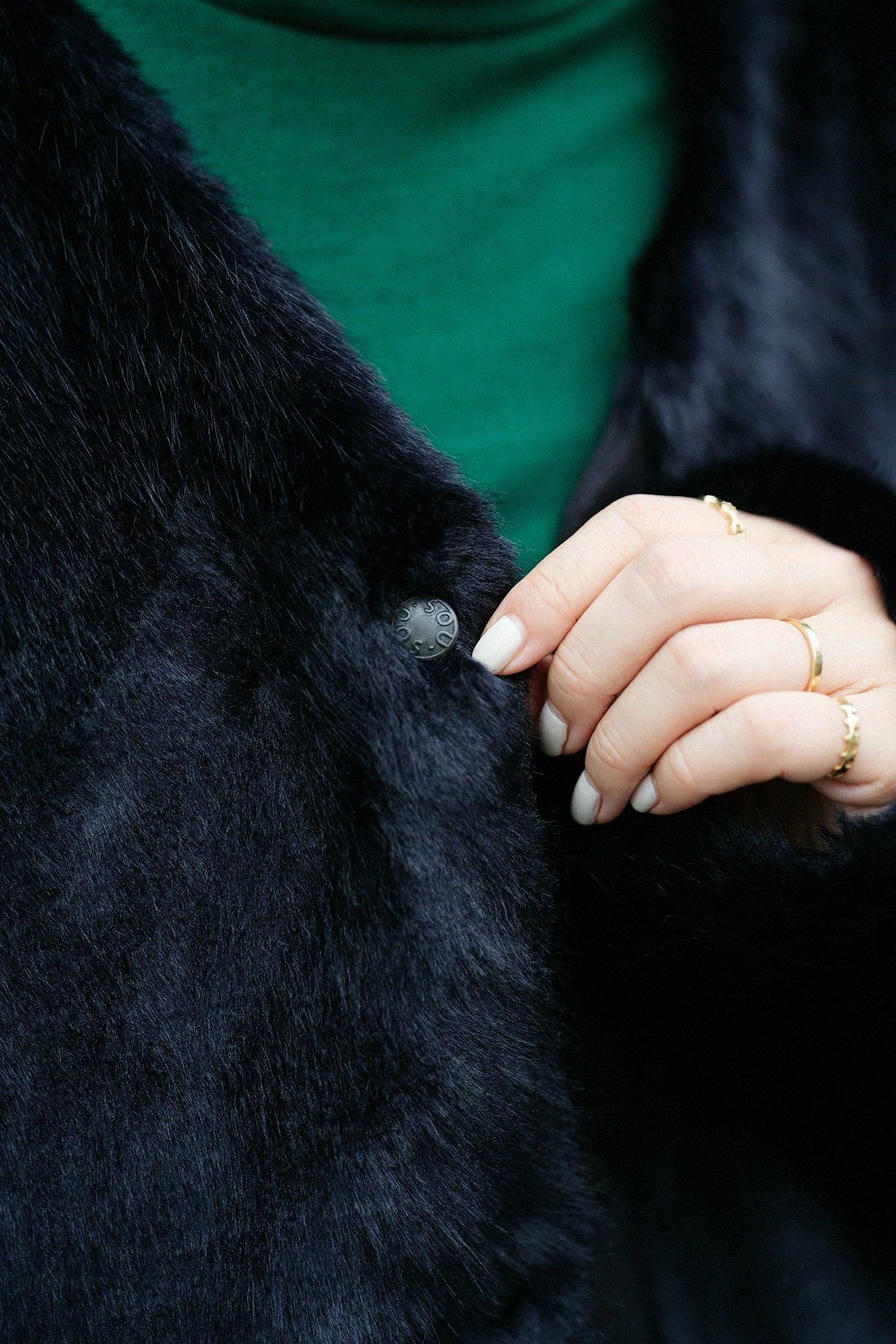 フェイクファー Vネック ライトチュニックコート／黒紺（くろこん）