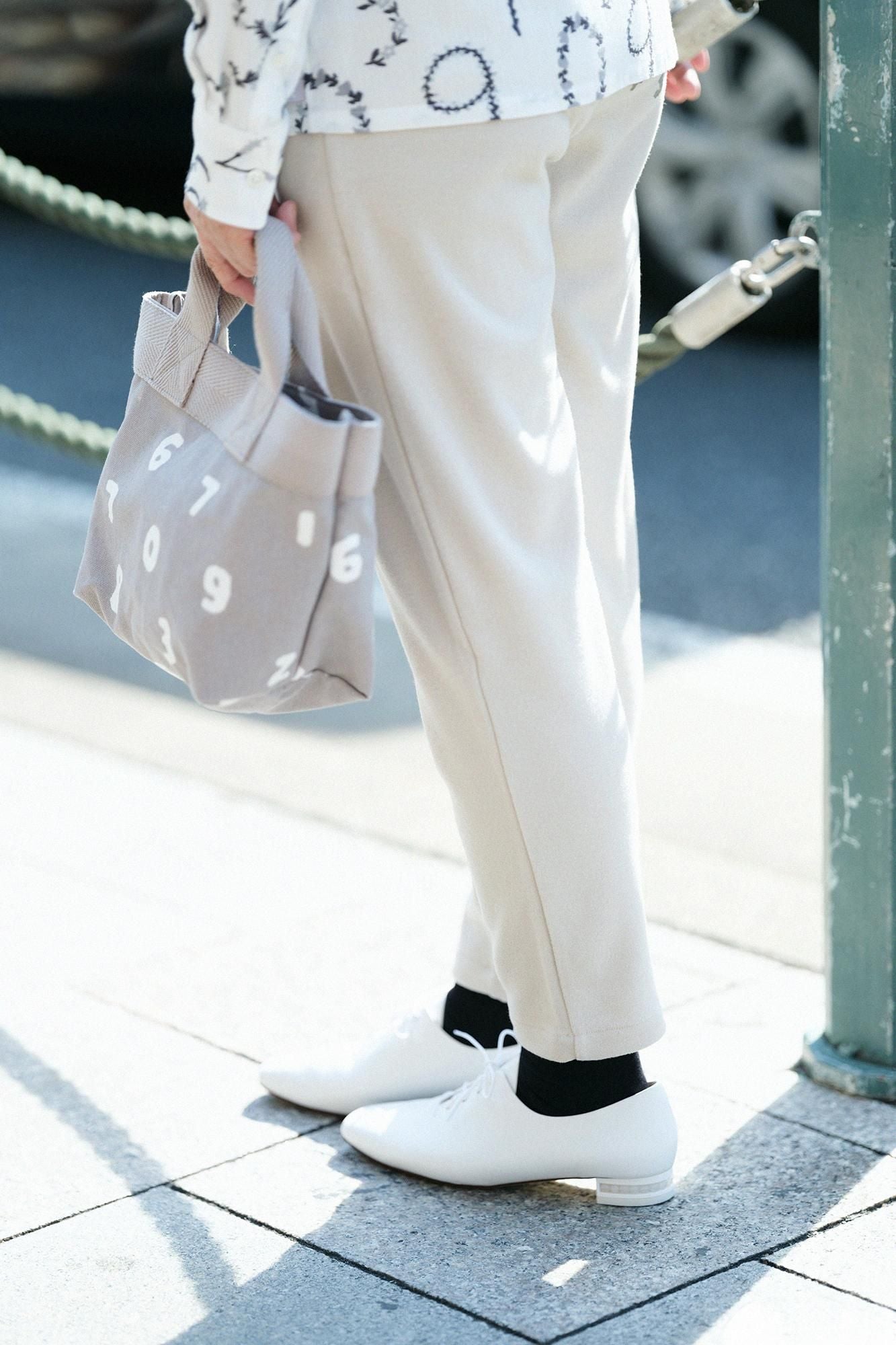 Melton Smooth Easy Tapered Pants / Greyish White