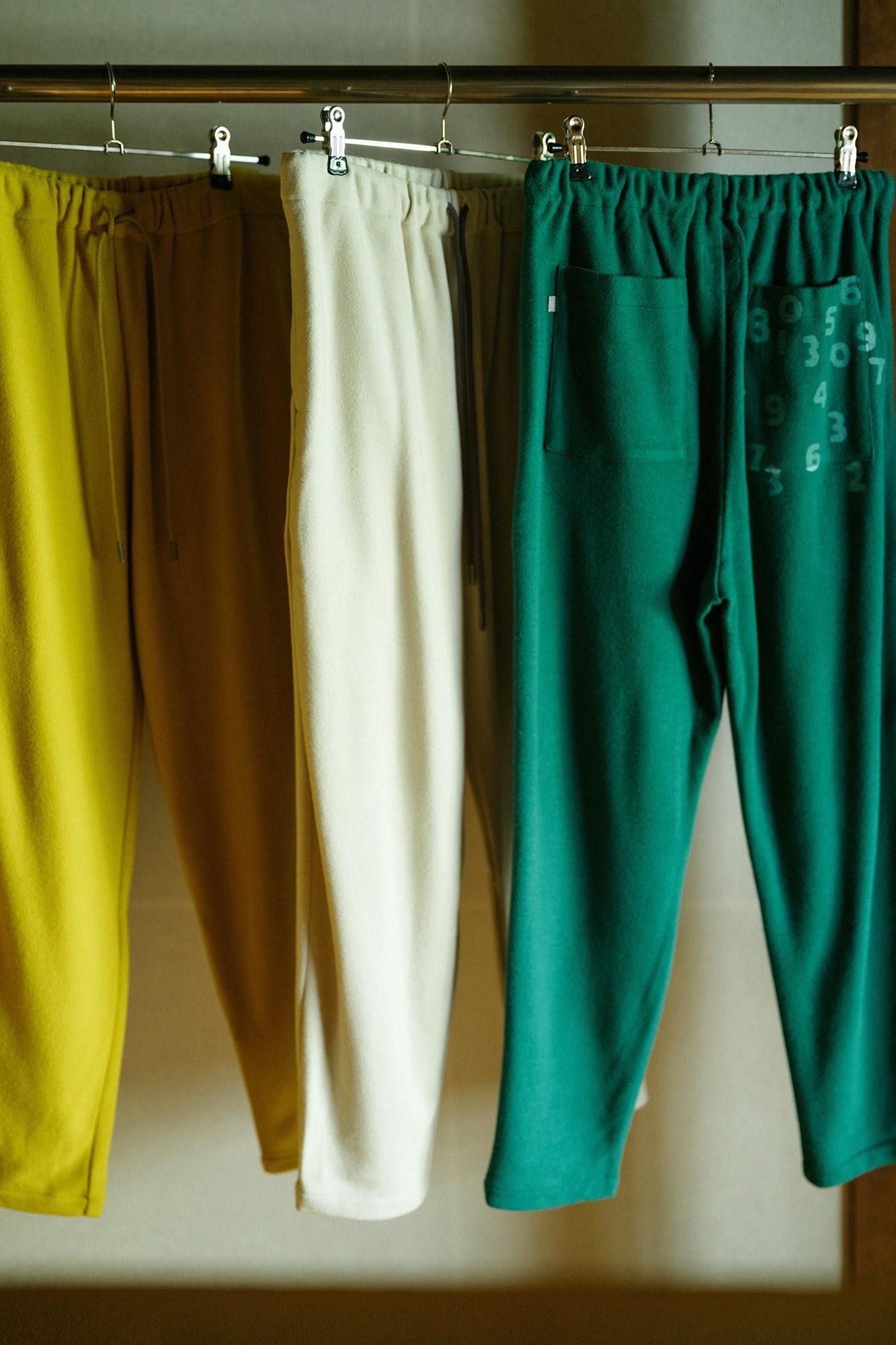 Melton Smooth Easy Tapered Pants / Greyish White