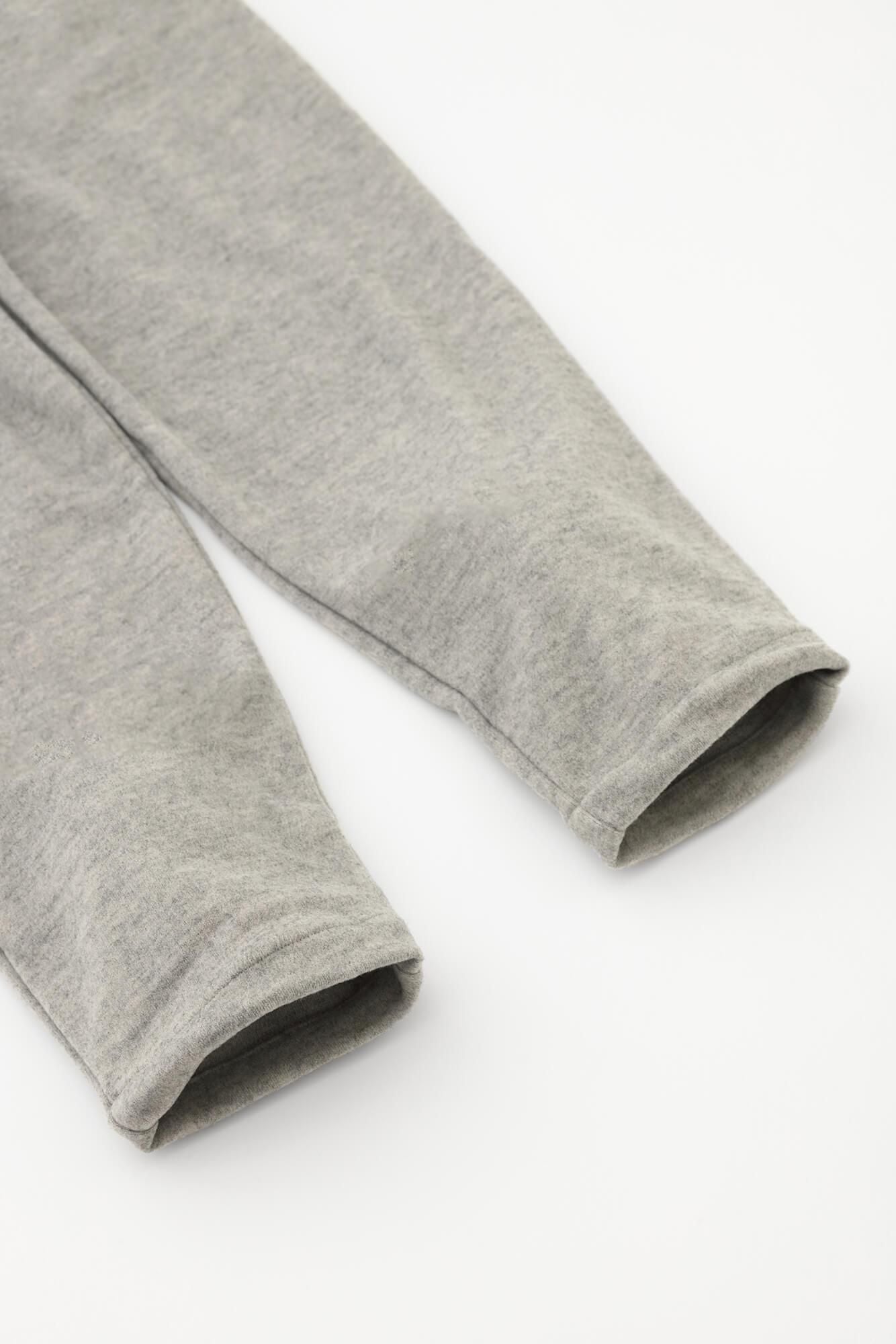 【預購】麥爾登柔滑 休閒窄管長褲／淡灰色（※預計於12月9日左右發貨）