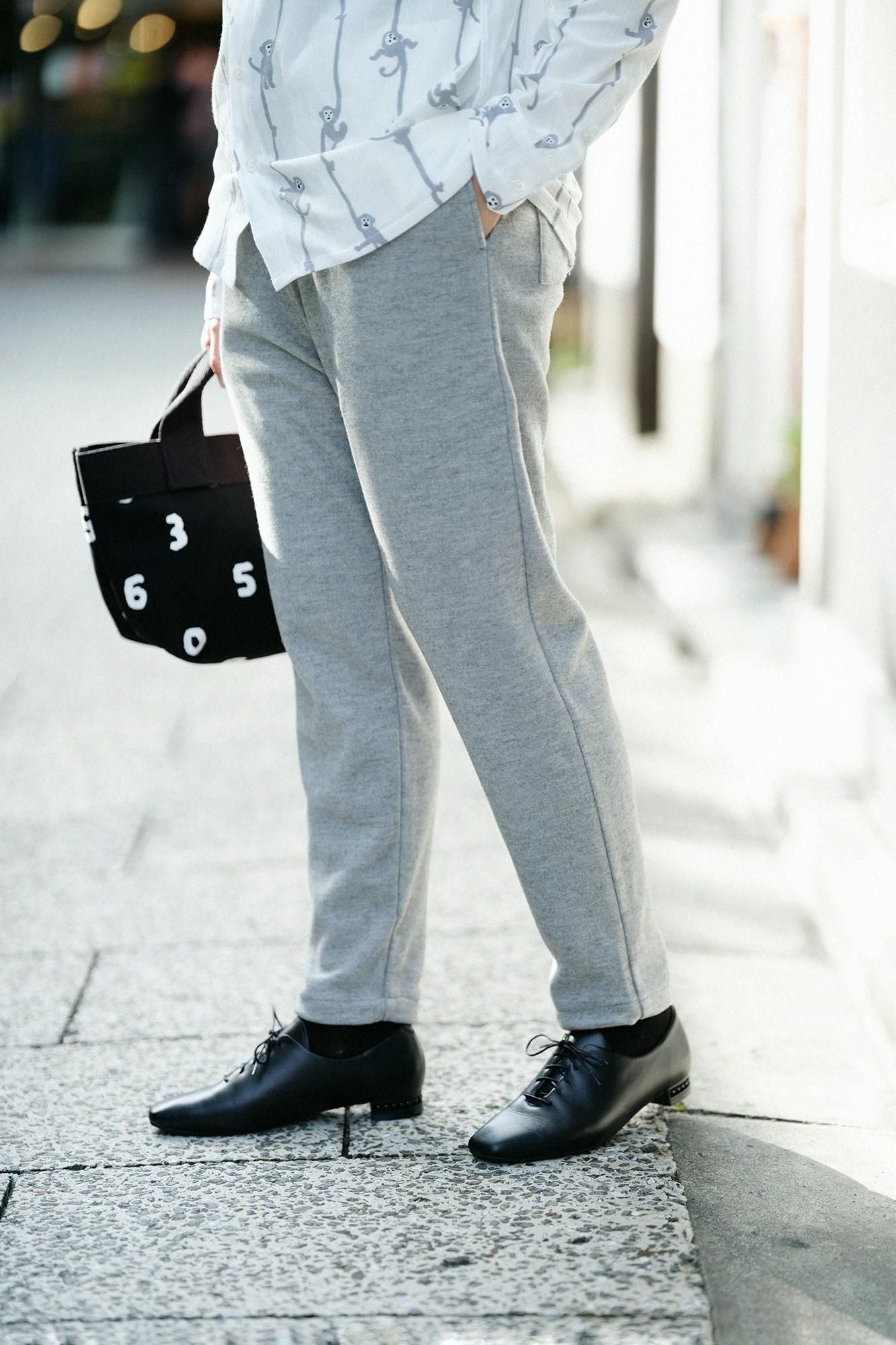 【預購】麥爾登柔滑 休閒窄管長褲／淡灰色（※預計於12月9日左右發貨）