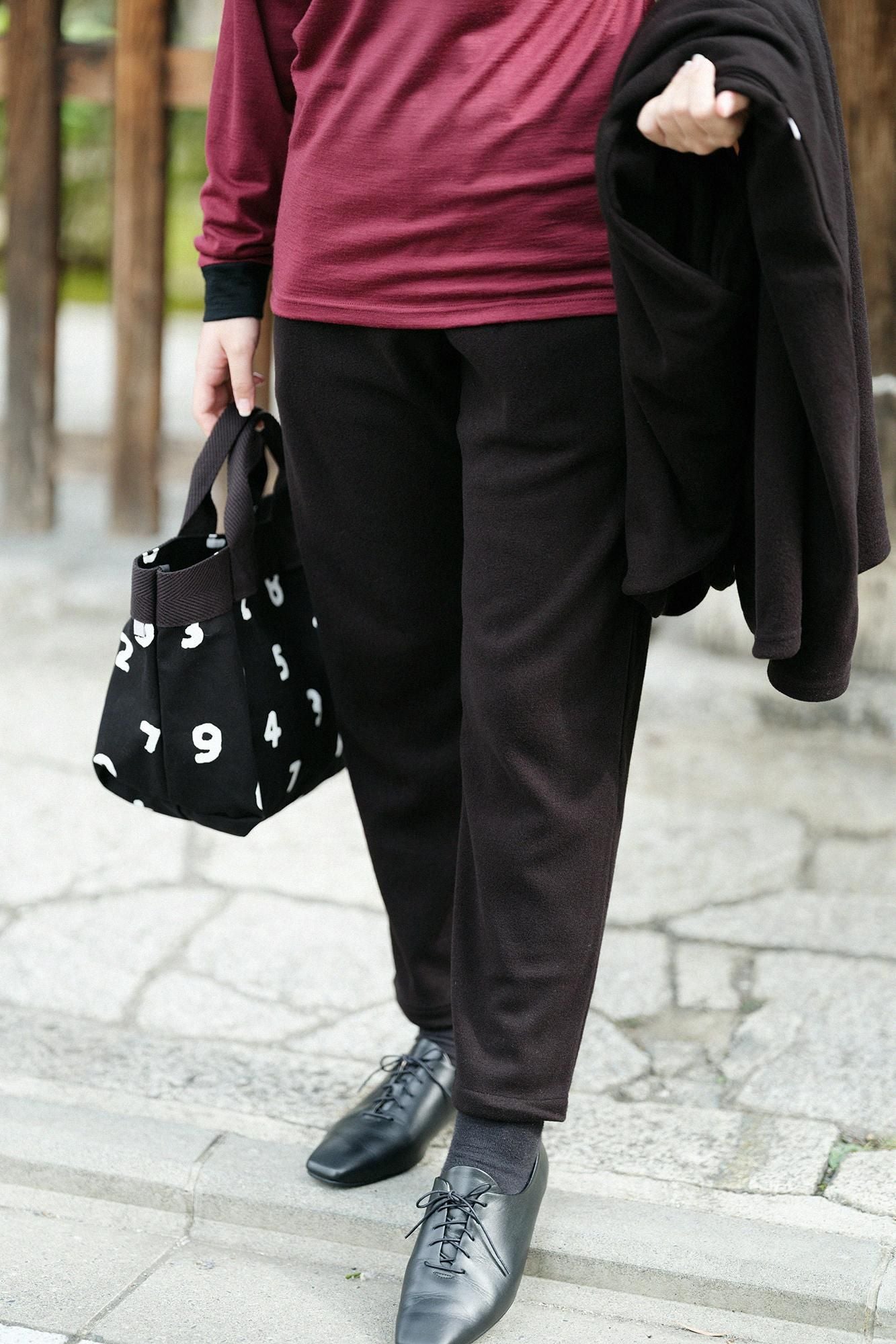 麥爾登柔滑休閒窄管長褲/黑色