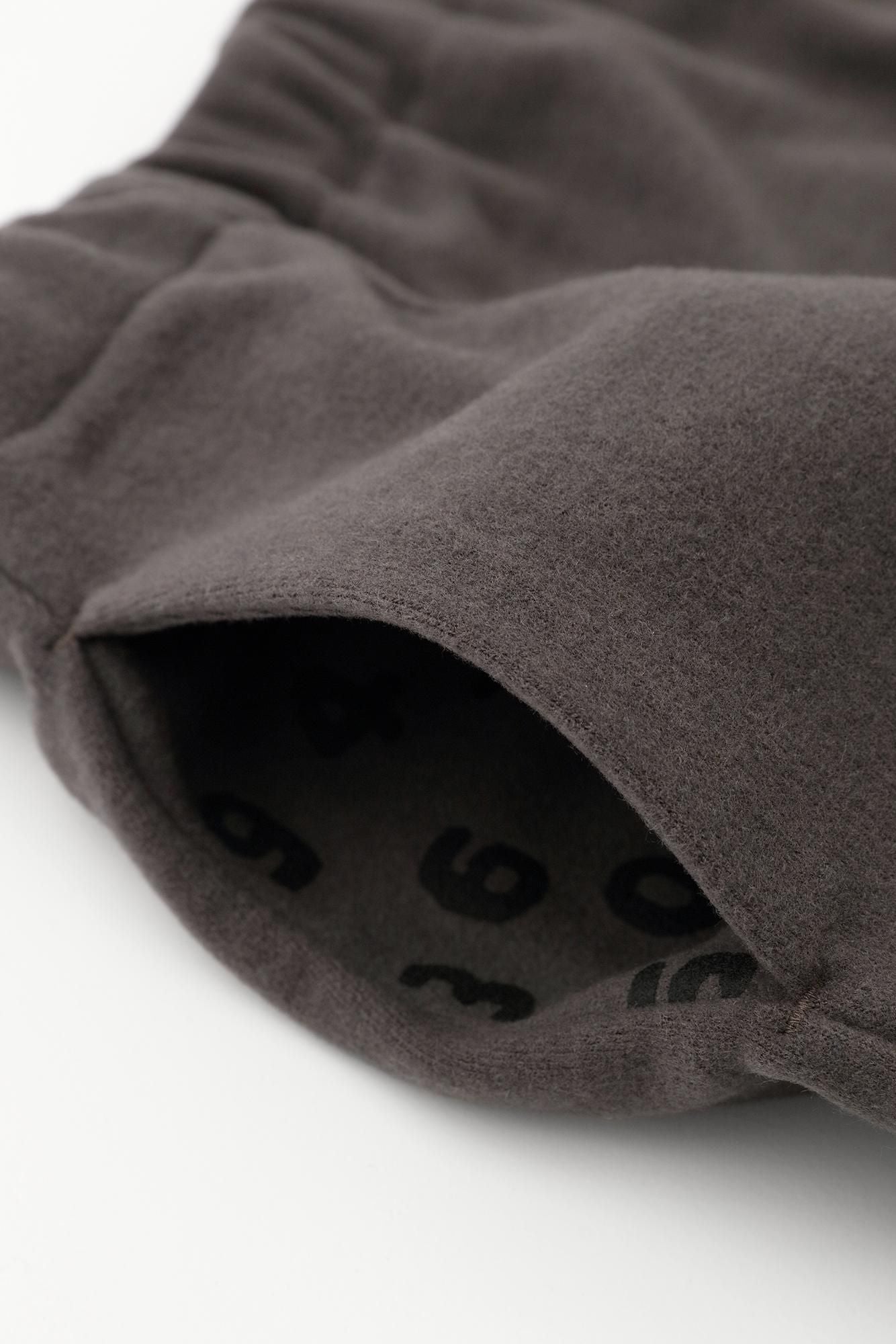 【預購】麥爾登柔滑 長裙／深灰色（※預計於12月9日左右發貨）