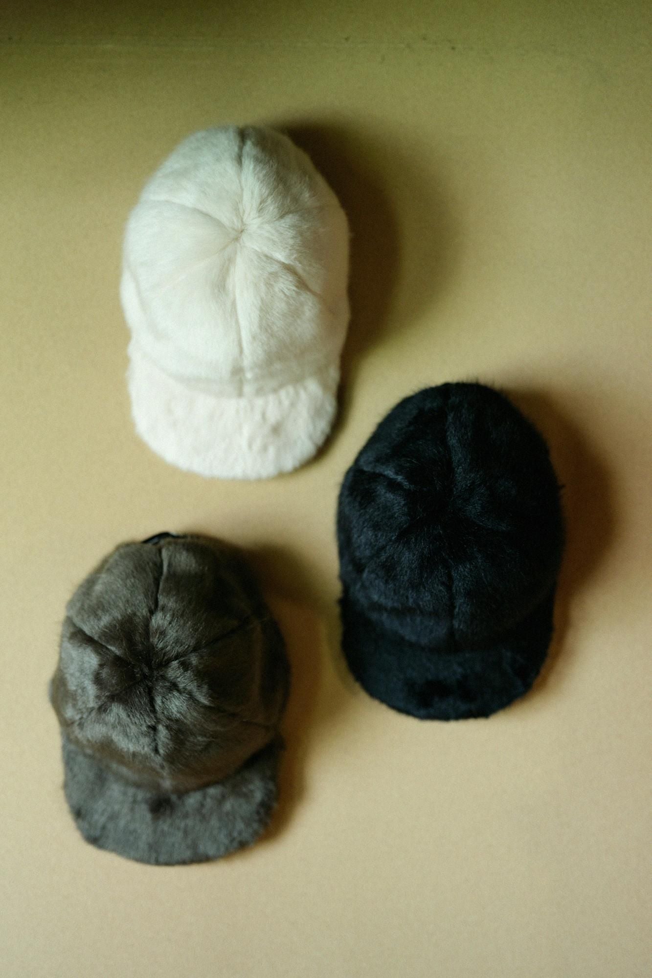 フェイクファー キャップ／濃灰（こいはい）×SO-SU-U昆（こん）