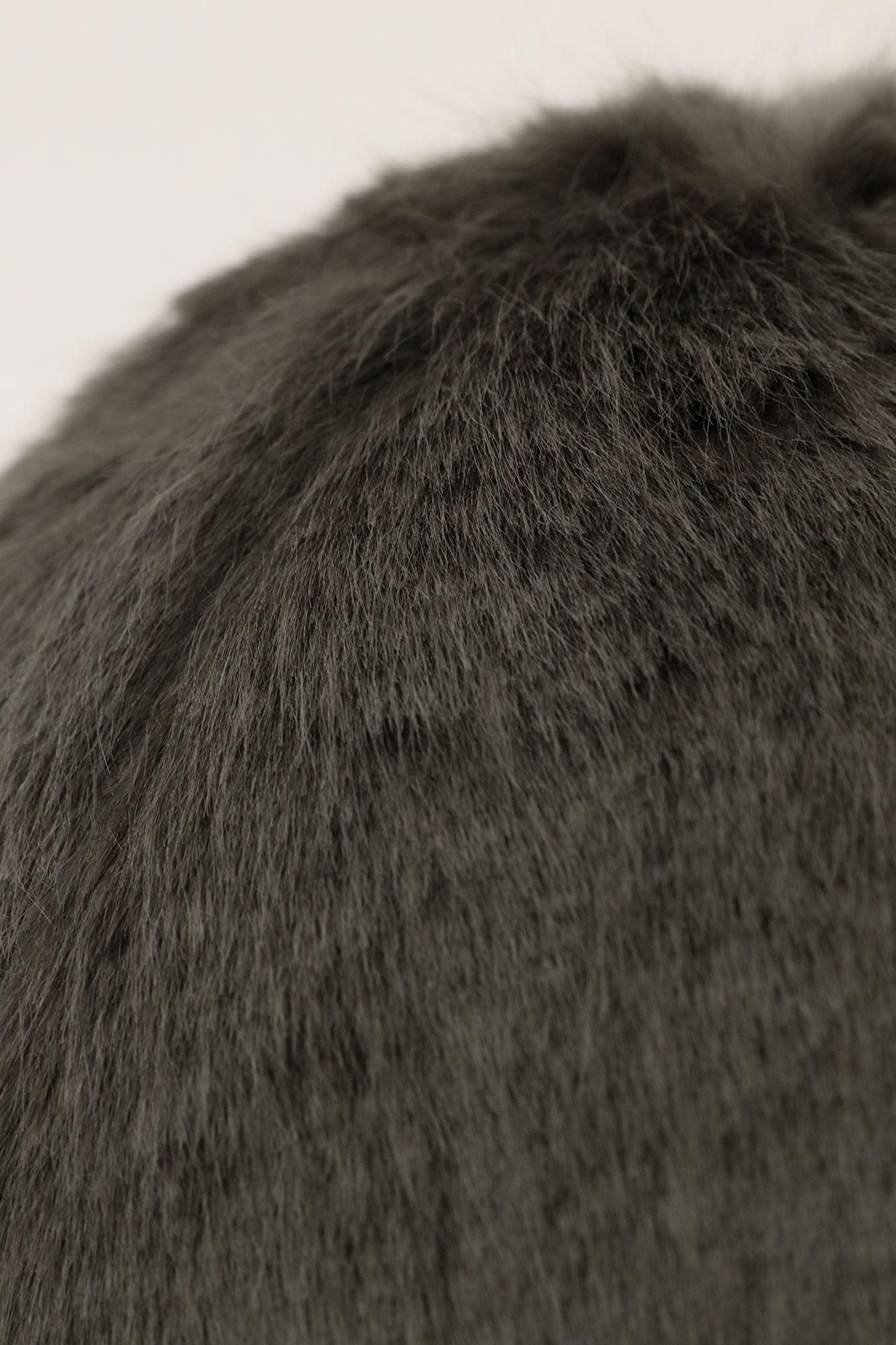 フェイクファー キャップ／濃灰（こいはい）×SO-SU-U昆（こん）