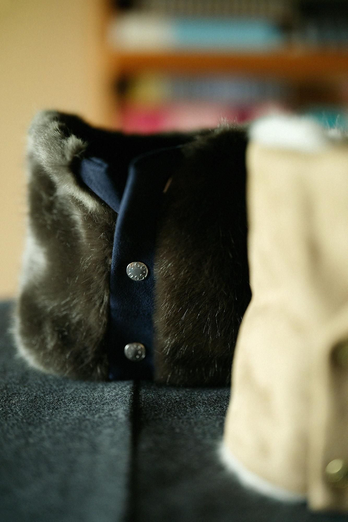 【預購】人造毛皮 雙面用短圍巾／暗藍色×深灰色（※預計於12月9日左右發貨）