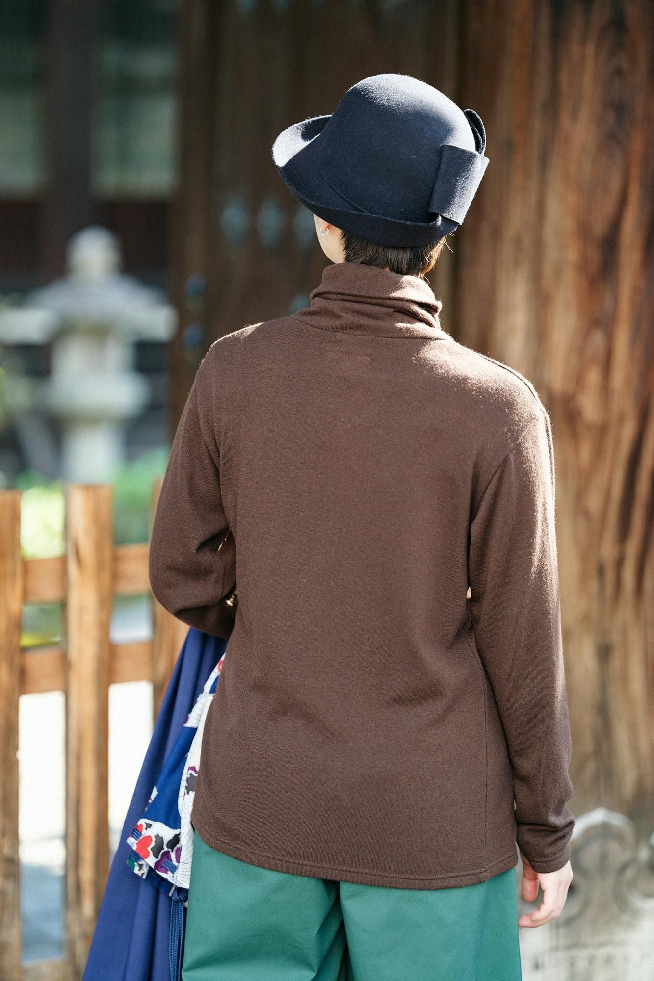 內起絨 梳毛針織 高領上衣／棕色