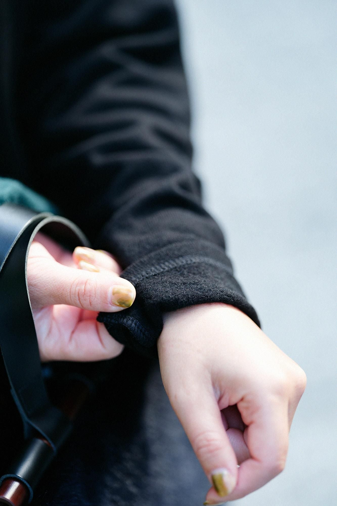 內起絨 梳毛針織 高領上衣／黑色