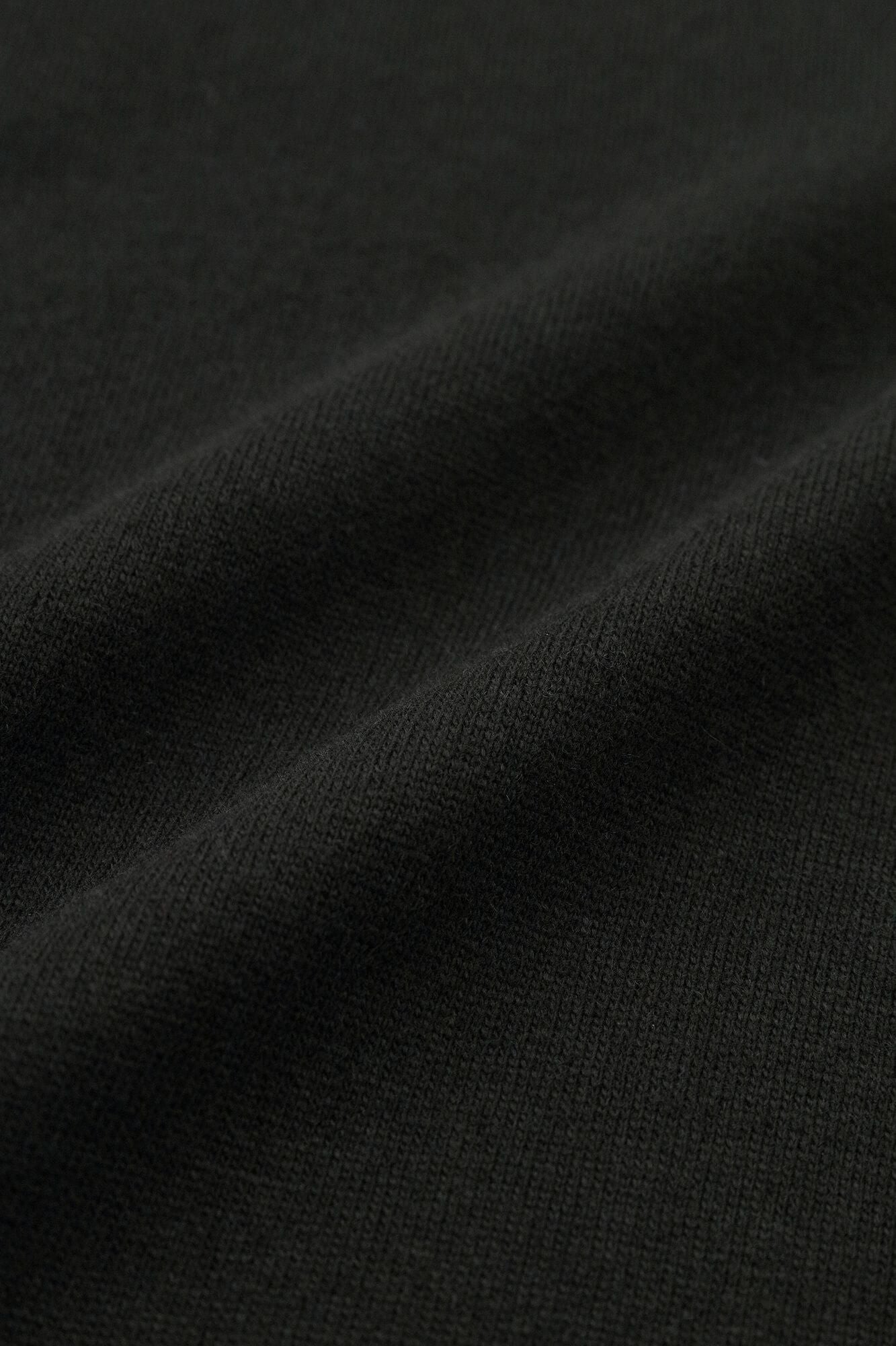 內起絨 梳毛針織 高領上衣／黑色