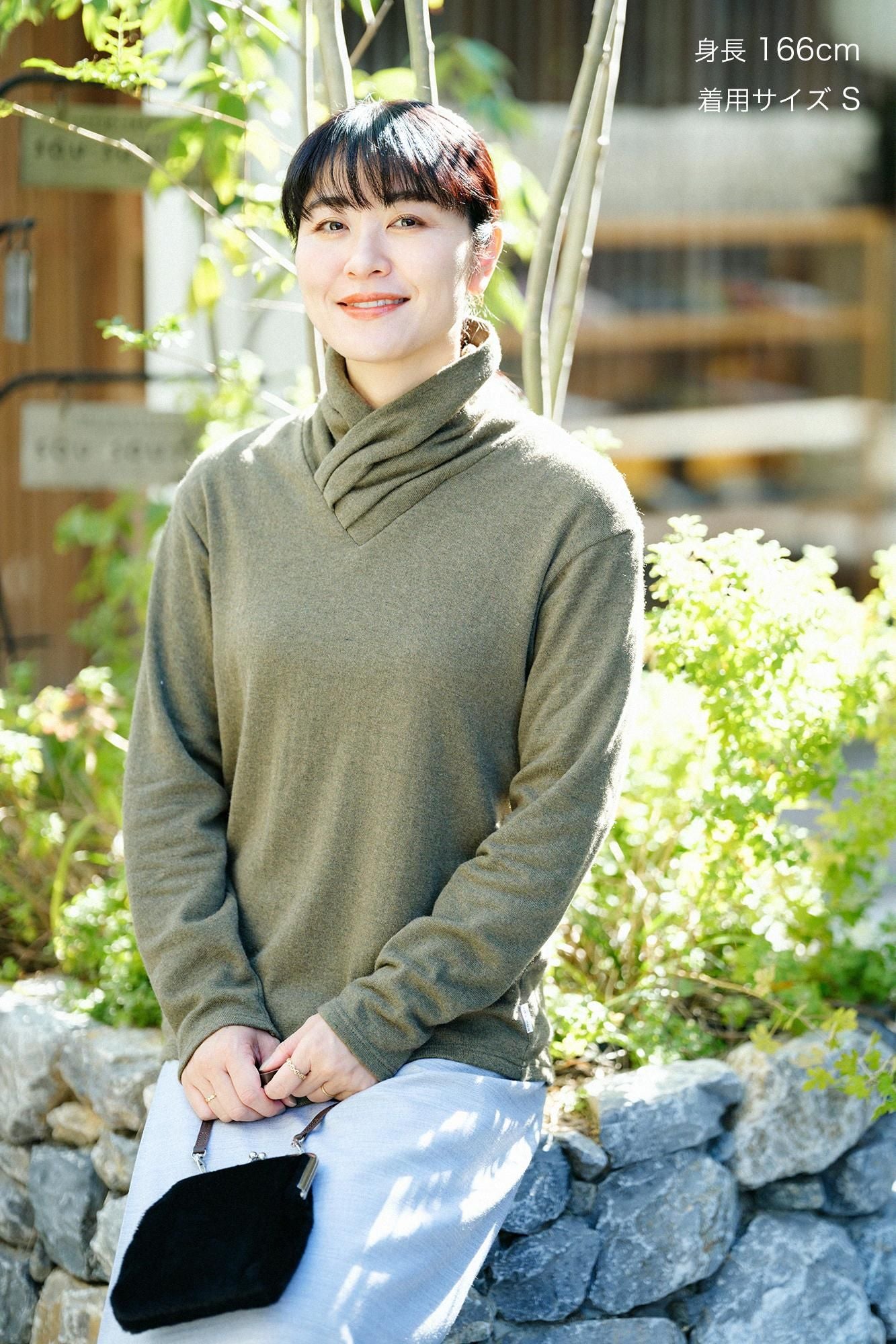 內起絨 梳毛針織 高領上衣／深茶色