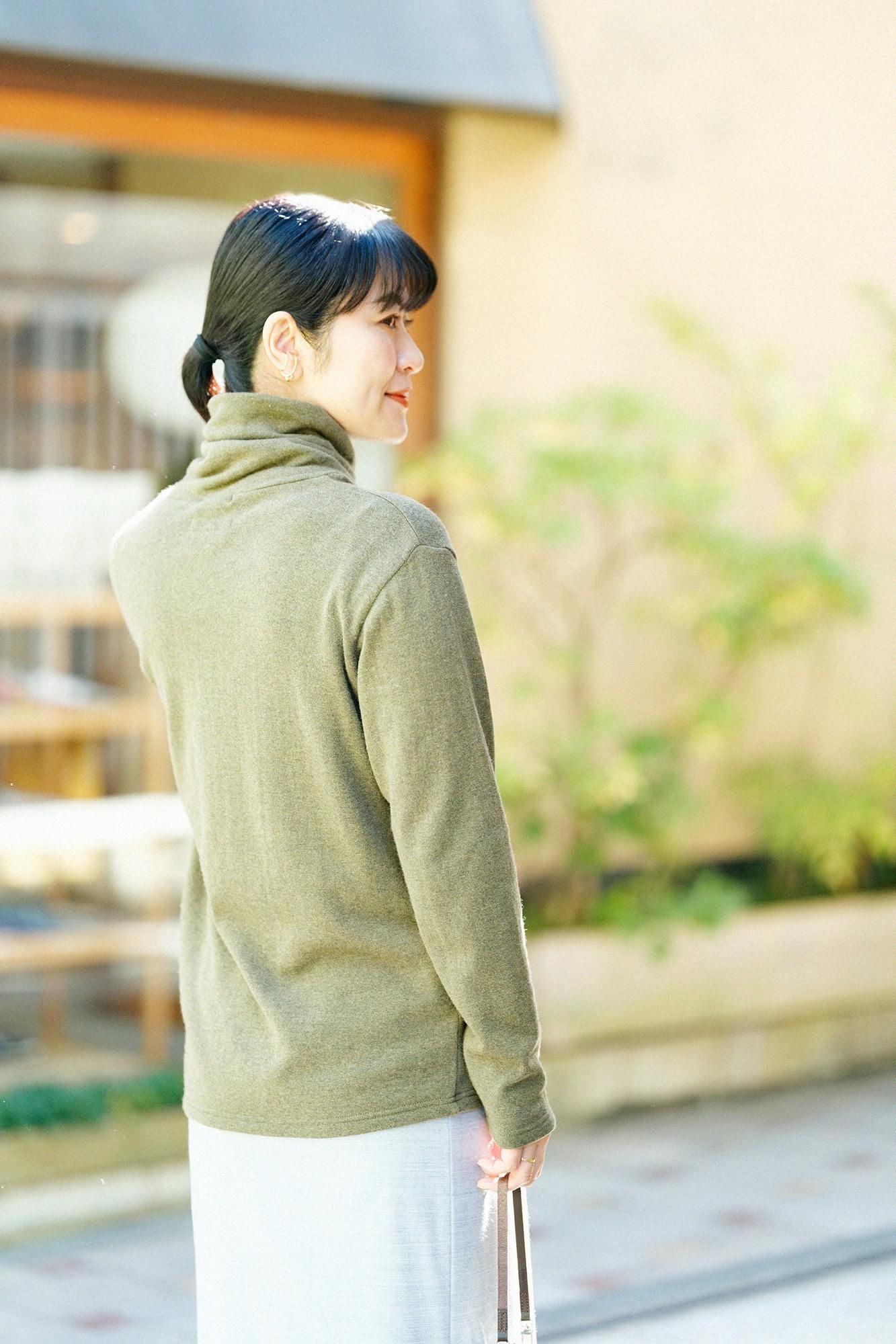 內起絨 梳毛針織 高領上衣／深茶色