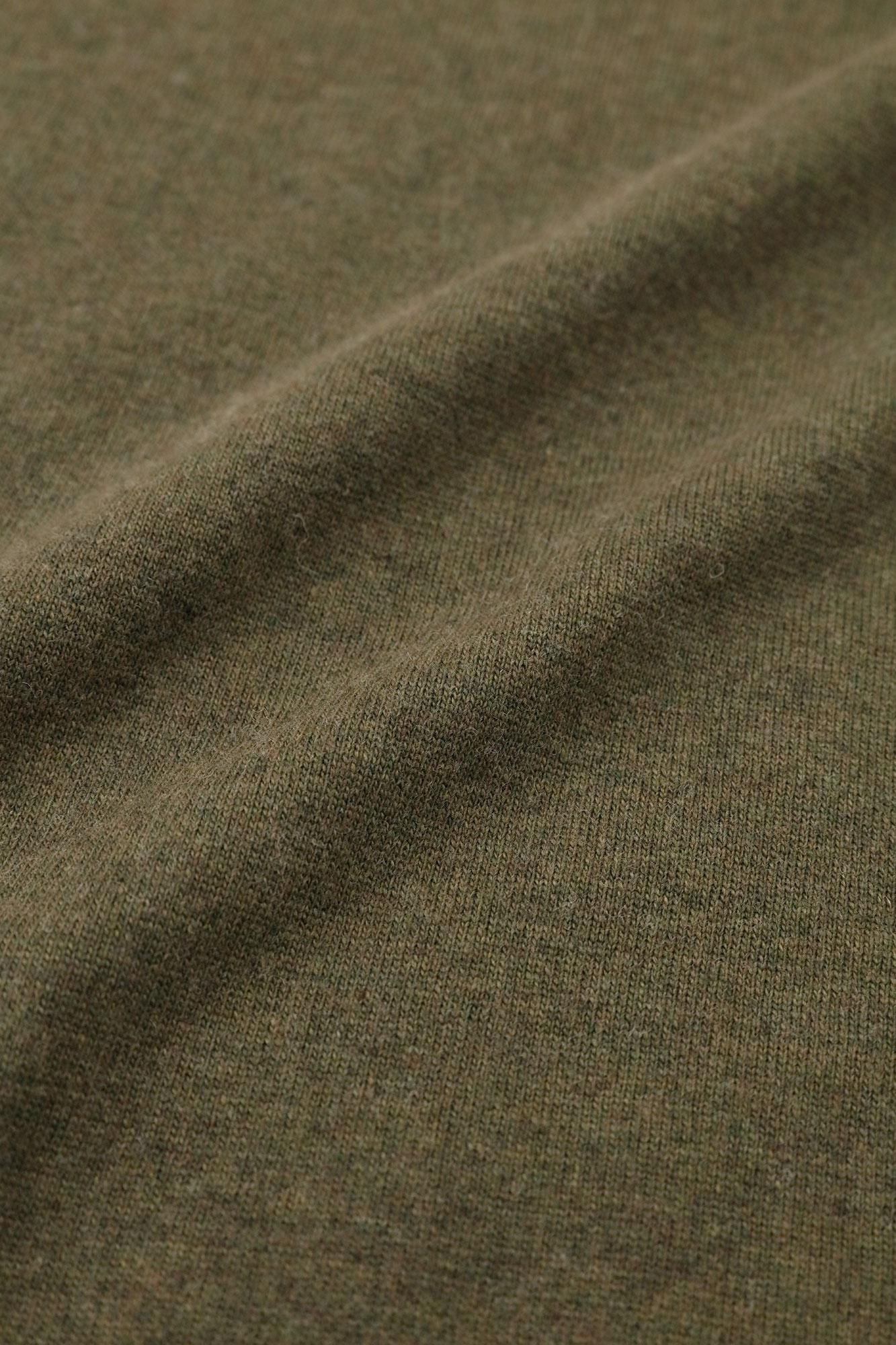 內起絨 梳毛針織 高領上衣／深茶色