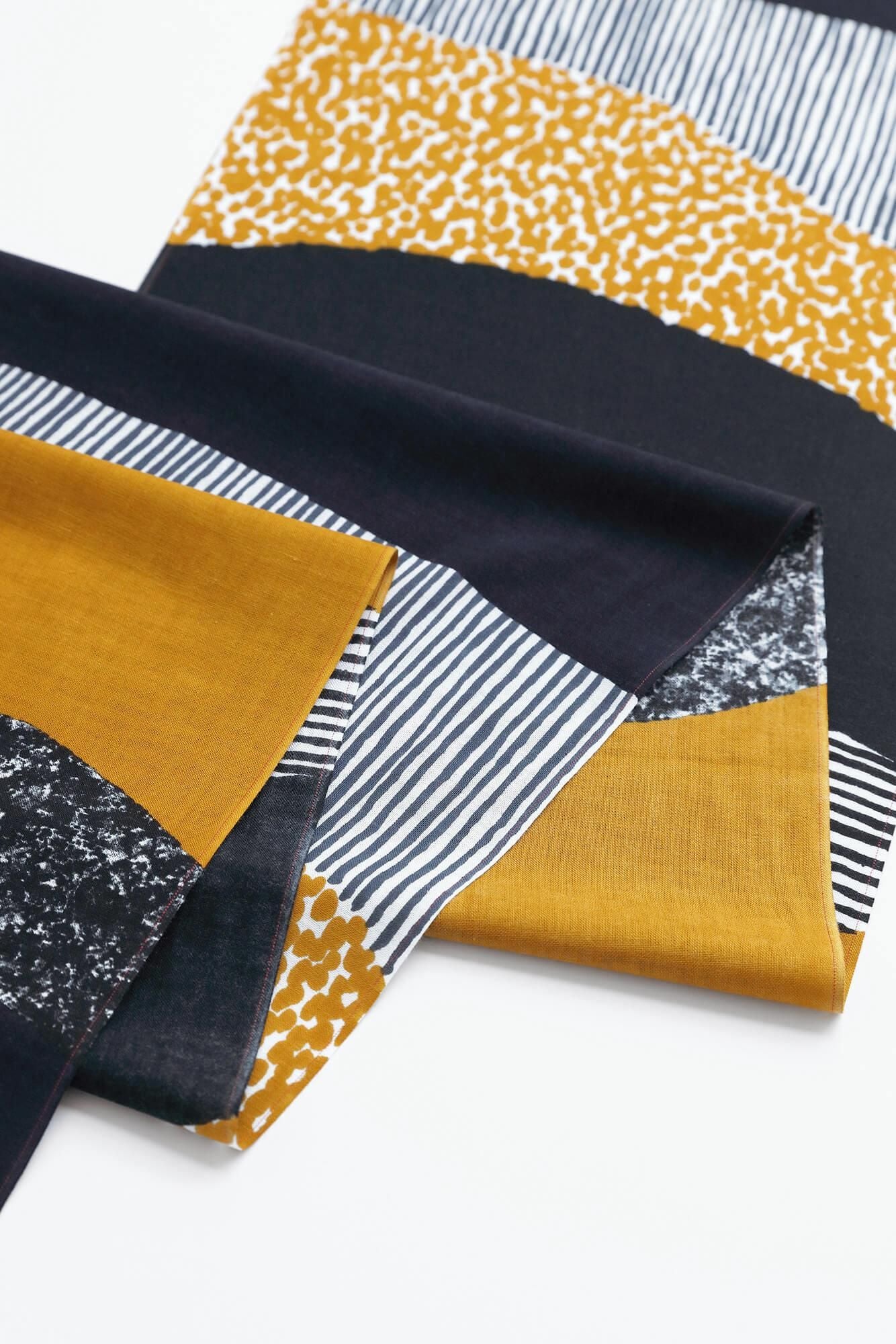 Textilien nach Gewicht verkauft (Ise-Baumwolle Tenugui) / Higashiyama Sanjuroppou Goldenes Feld (Koganetake) <50 cm>