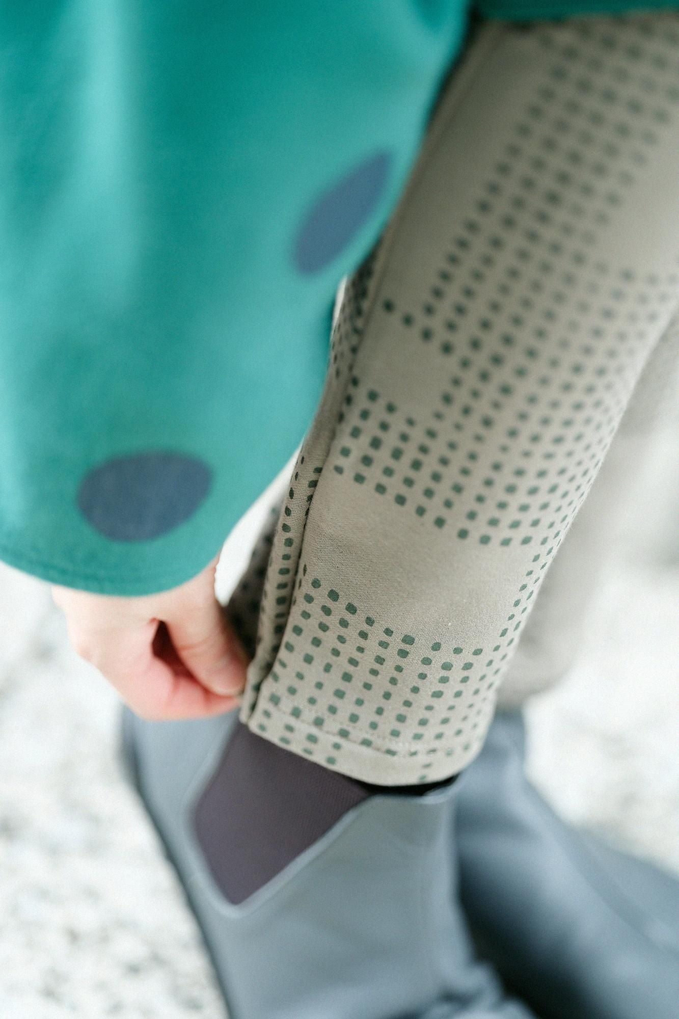 裏毛 細形（ほそなり）えんゆう穿き／影（かげ） 柳茶（やなぎちゃ）