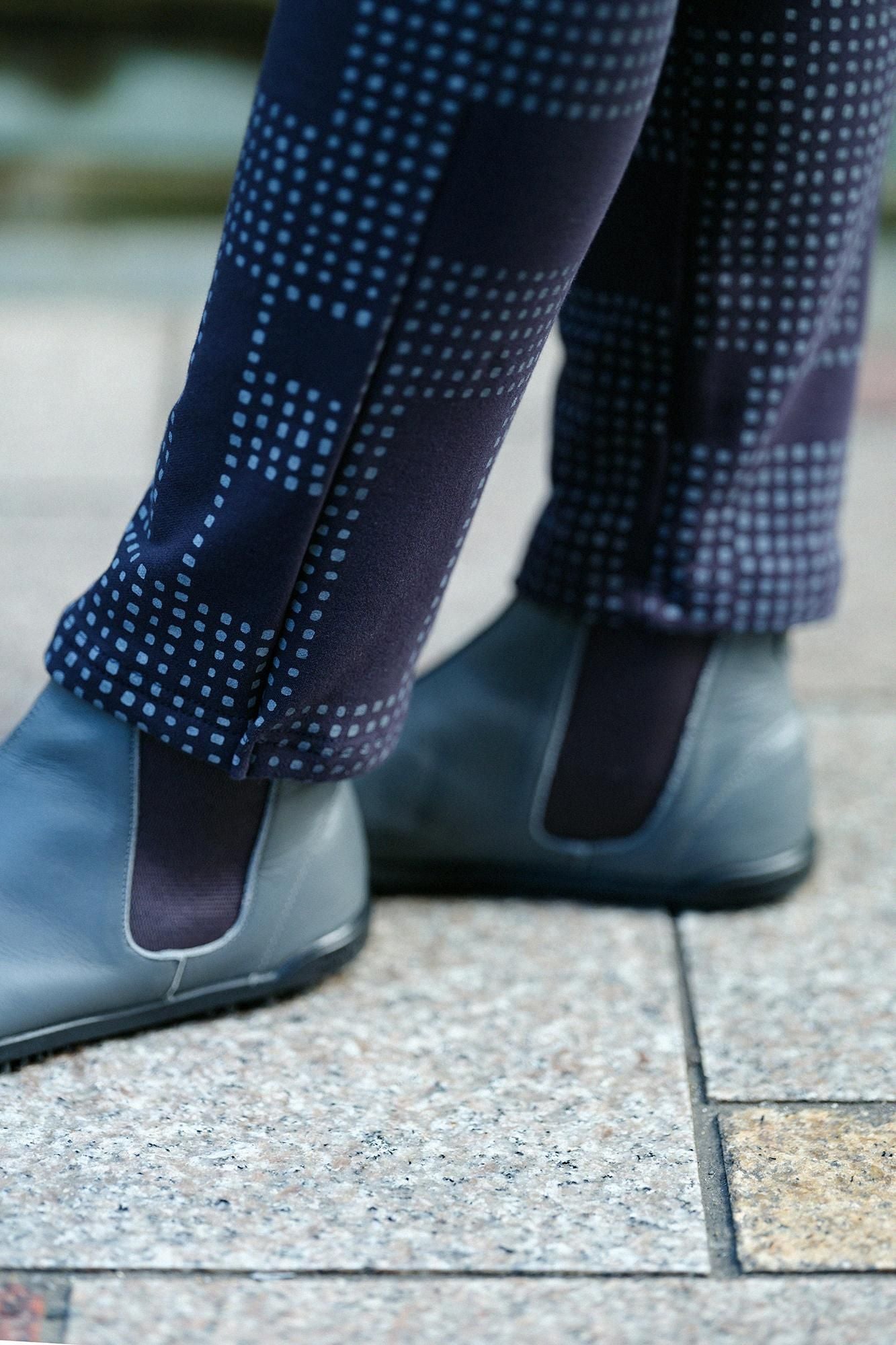 裏毛 窄版細腿褲／影 深藍色